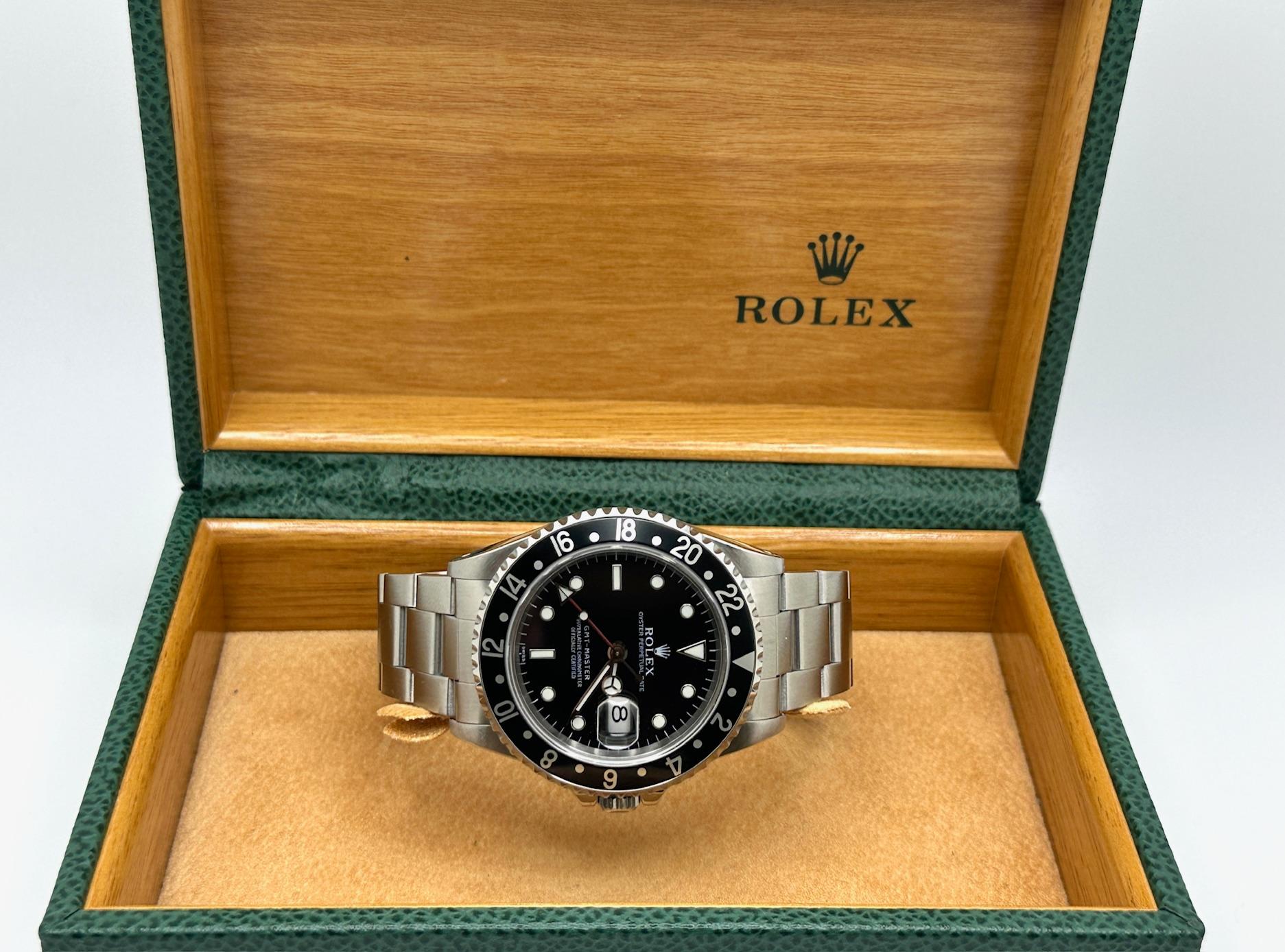Rolex GMT Master 16700 40mm Nero Acciaio Inox Scatola Carta di Servizio In condizioni ottime in vendita a San Diego, CA