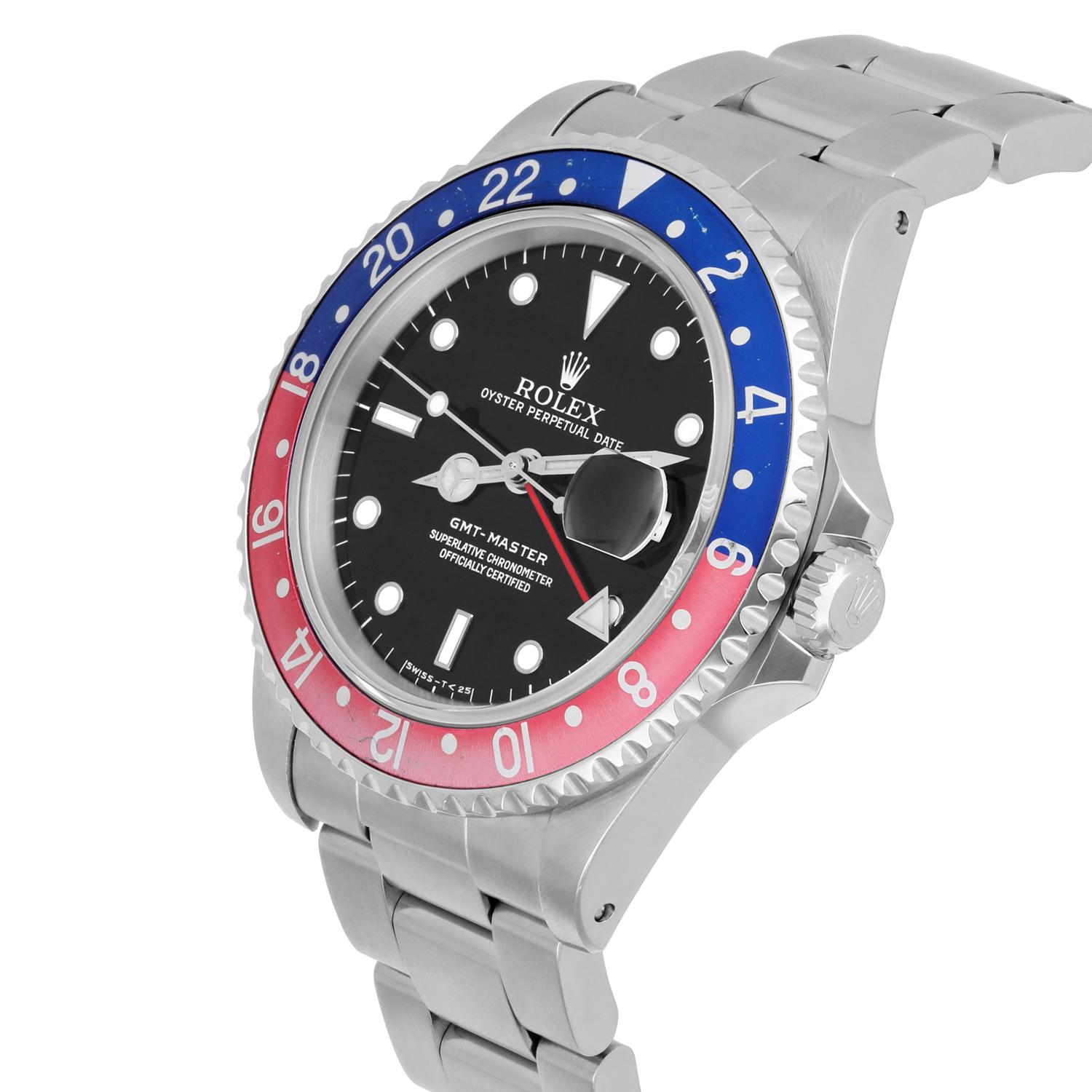 Produite de 1988 à 1999, la Rolex GMT-Master ref. 16700 était la première GMT en acier avec verre saphir. Montée sur le bracelet Oyster mat '78360' correct et présentée avec un certificat Rolex et une boîte Rolex. La montre a été révisée par un