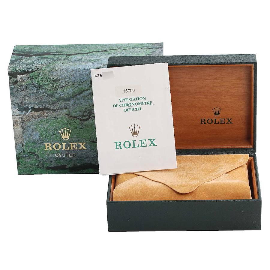 Rolex Montre GMT Master avec lunette noire automatique en acier pour hommes 16700, avec boîte et papiers d'origine en vente 5