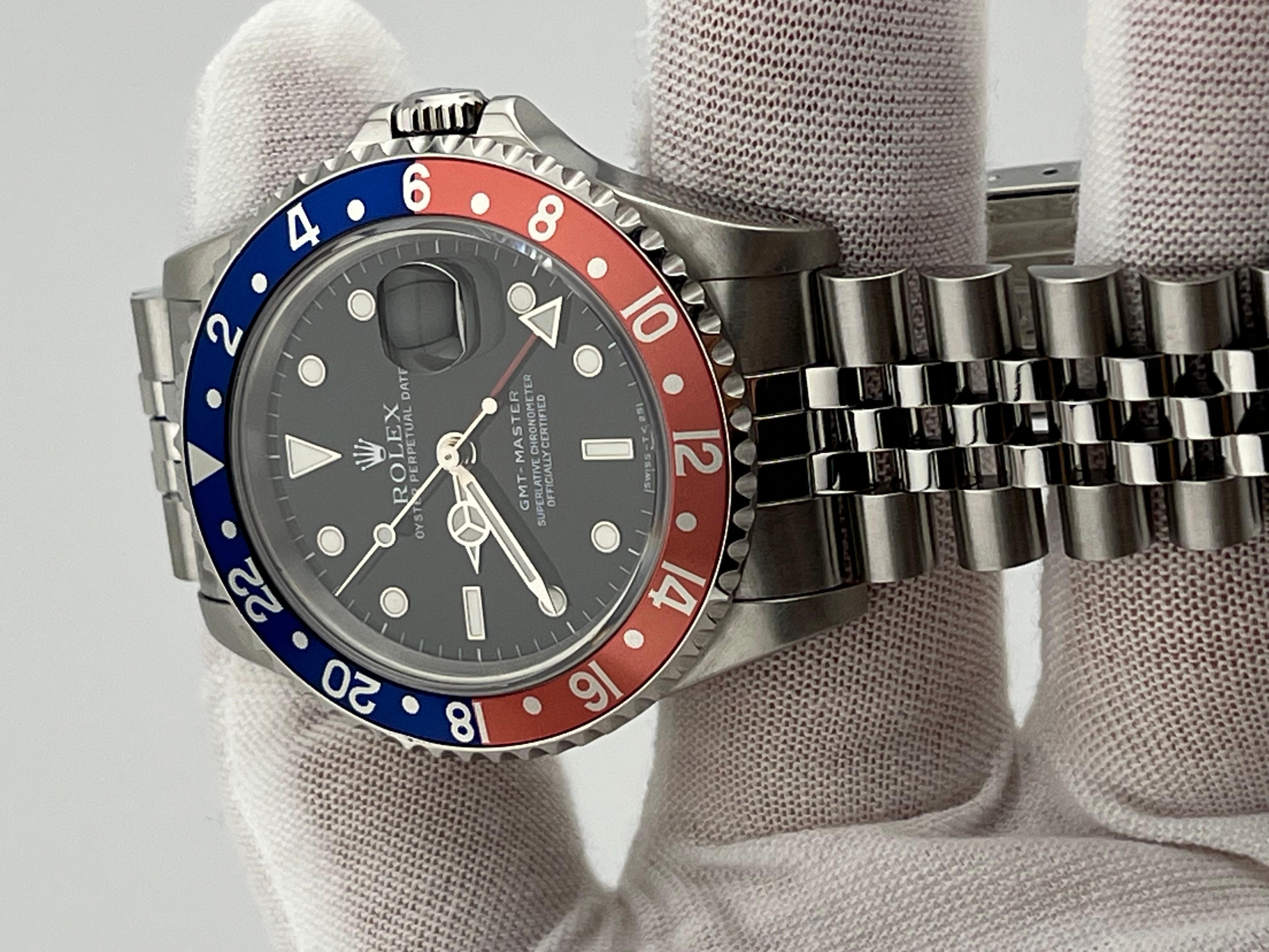 Rolex GMT Master Esfera Negra Pepsi Rojo Azul 16700 Acero Jubilee Band Caja Folleto en Excelente Estado en San Diego, CA