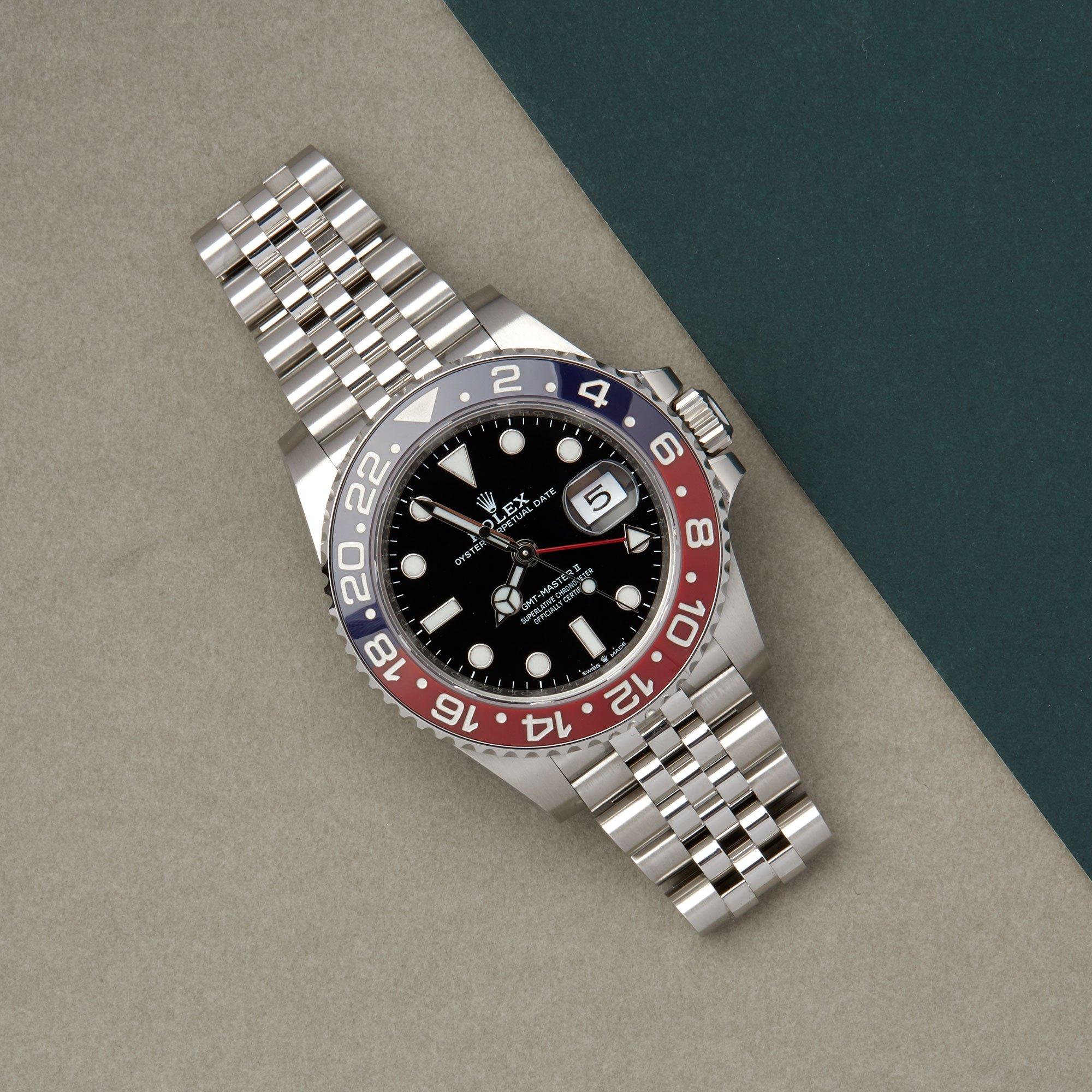 Xupes Reference: W007761
Manufacturer: Rolex
Model: GMT-Master II
Model Variant: 0
Model Number: 126710BLRO
Age: 44106
Gender: Men
Complete With: Rolex Box, Manuals & Guarantee 
Dial: Black Baton
Glass: Sapphire Crystal
Case Size: 40mm
Case