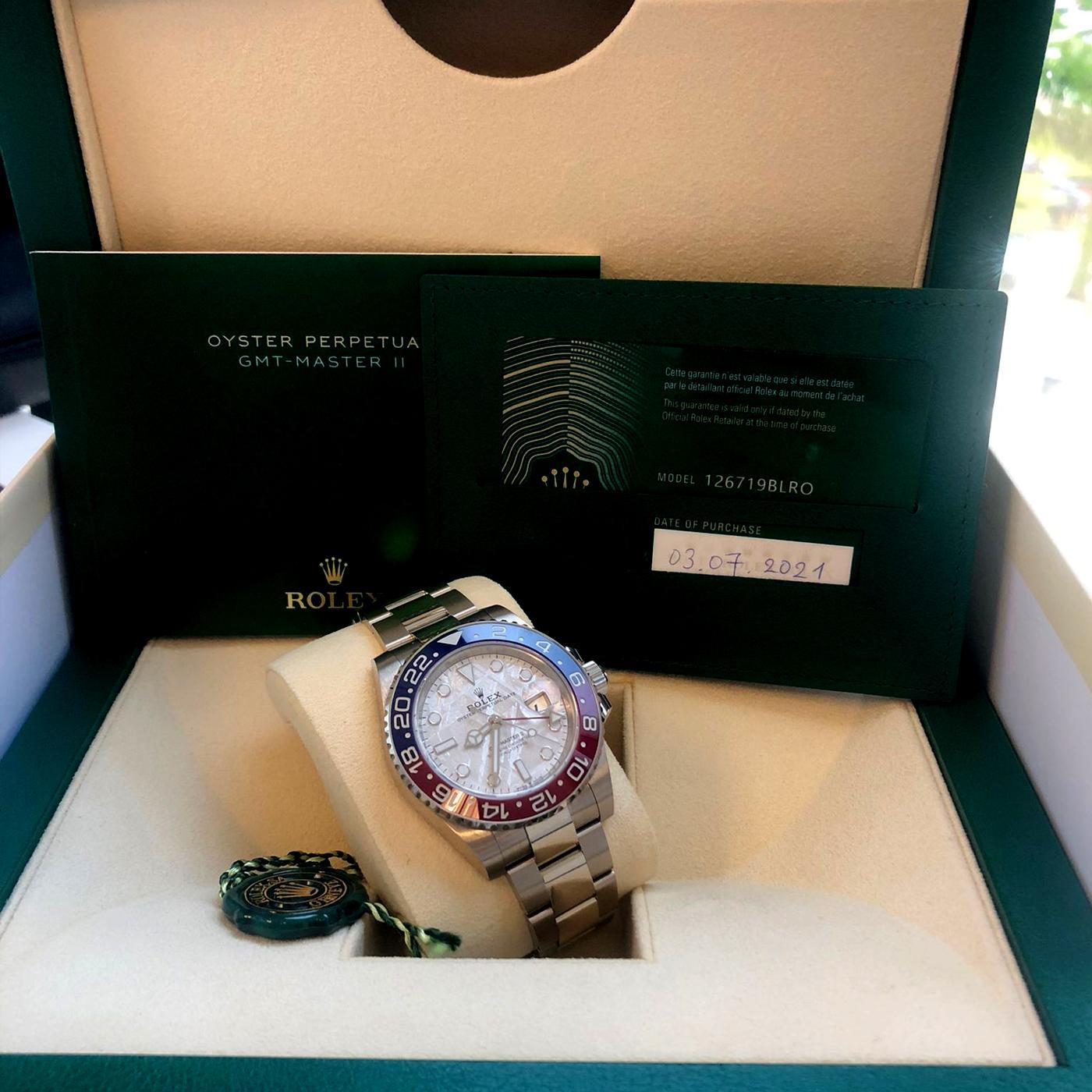 Women's or Men's Rolex GMT-Master II 126719 Meteorite Dial Pepsi White Gold 2021 Box Papers Card For Sale