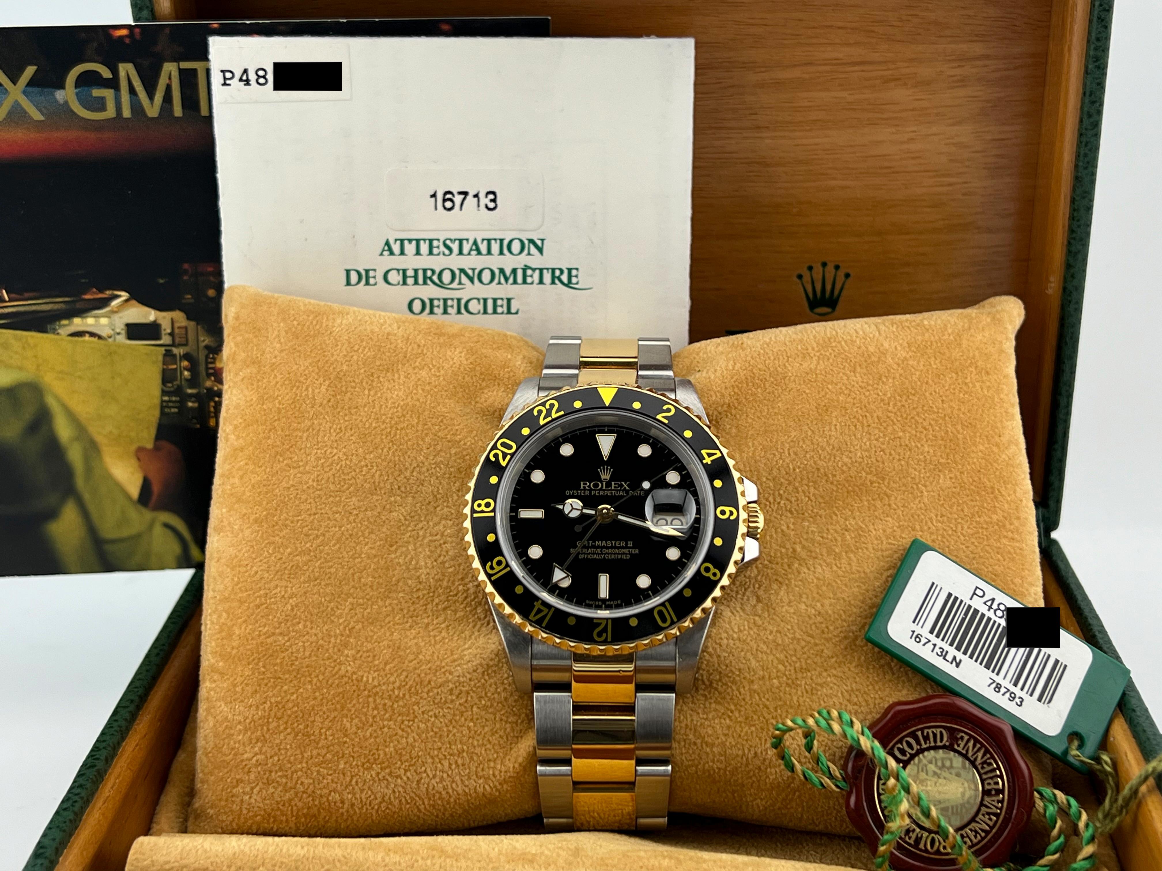 Rolex GMT Master II 16713 40mm Cadran noir Or jaune 18K Acier Boîte papier 2001 Excellent état - En vente à San Diego, CA