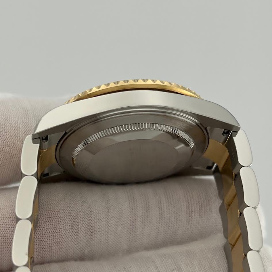 Rolex GMT Master II 16713 40mm Cadran noir Or jaune 18k Acier Boîte Papiers 2005 en vente 3