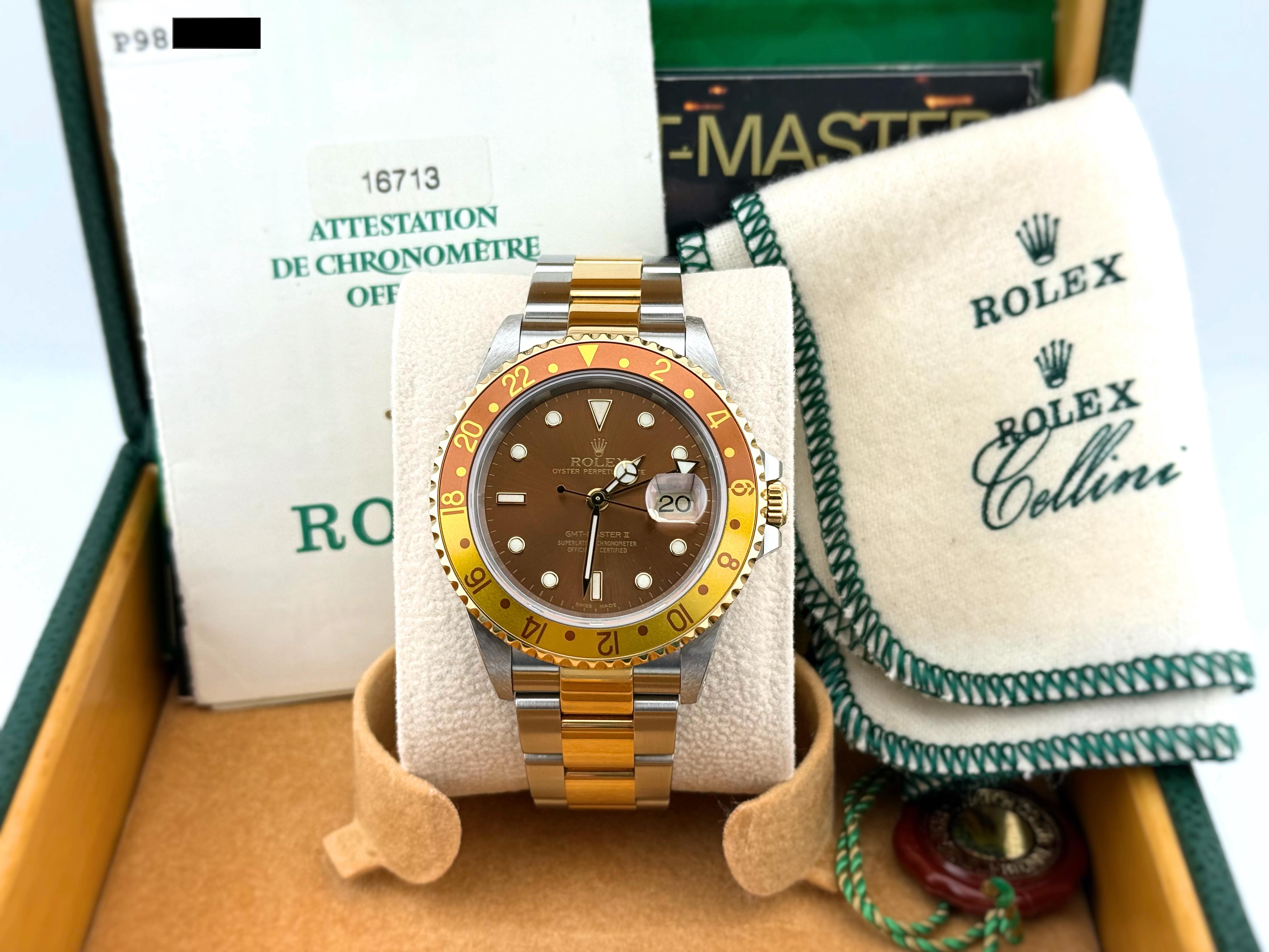 Numéro de style : 16713



Série : P984***



Année : 2002

 

Modèle : Rolex GMT Master II

 

Matériau du boîtier : Acier inoxydable 

 

Bande : or jaune 18K et acier inoxydable

  

Lunette : Lunette or et marron 