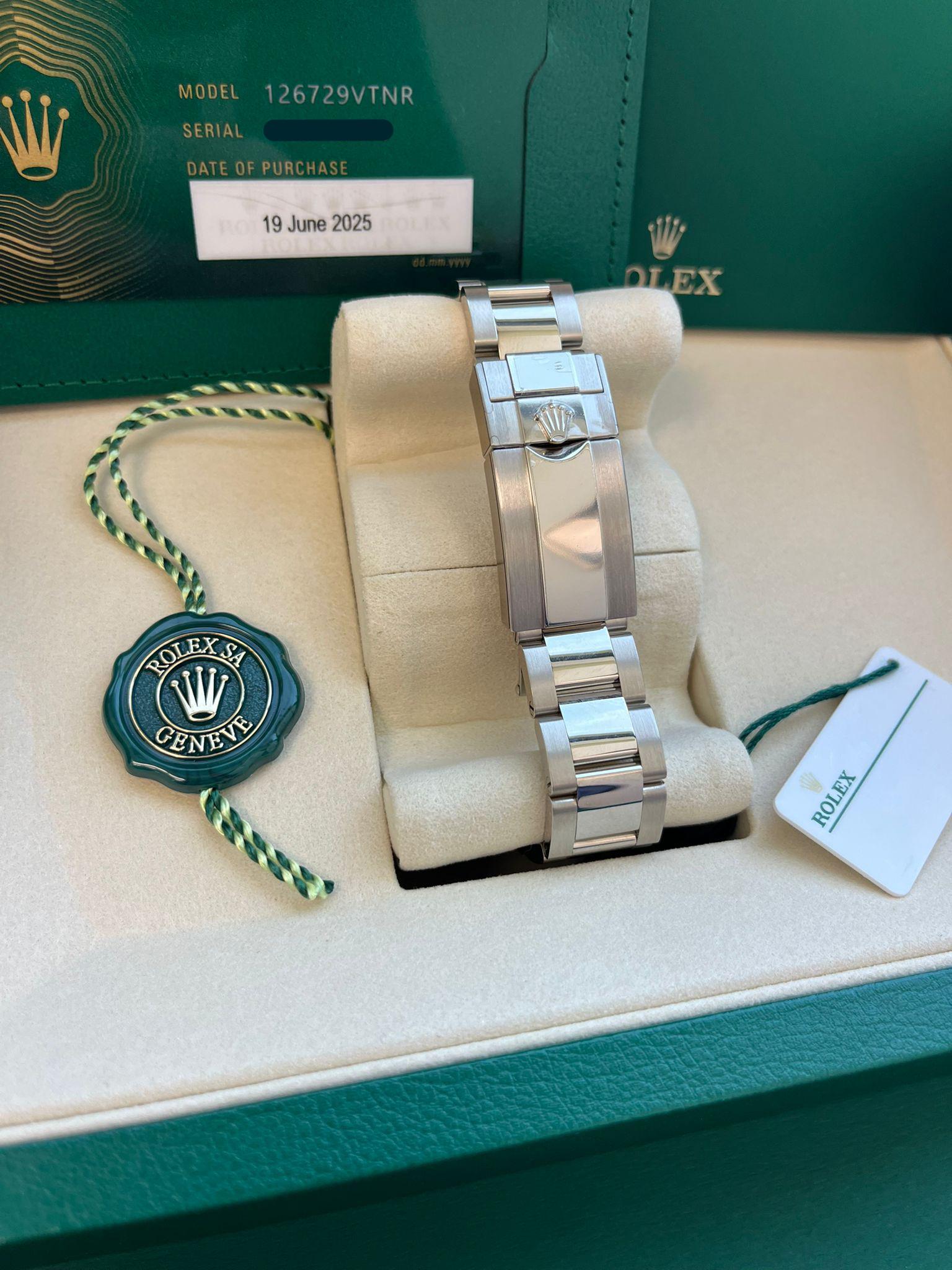 Rolex GMT-Master II 40mm Green Dial White Gold Oyster Bracelet Watch 126729VTNR For Sale 14