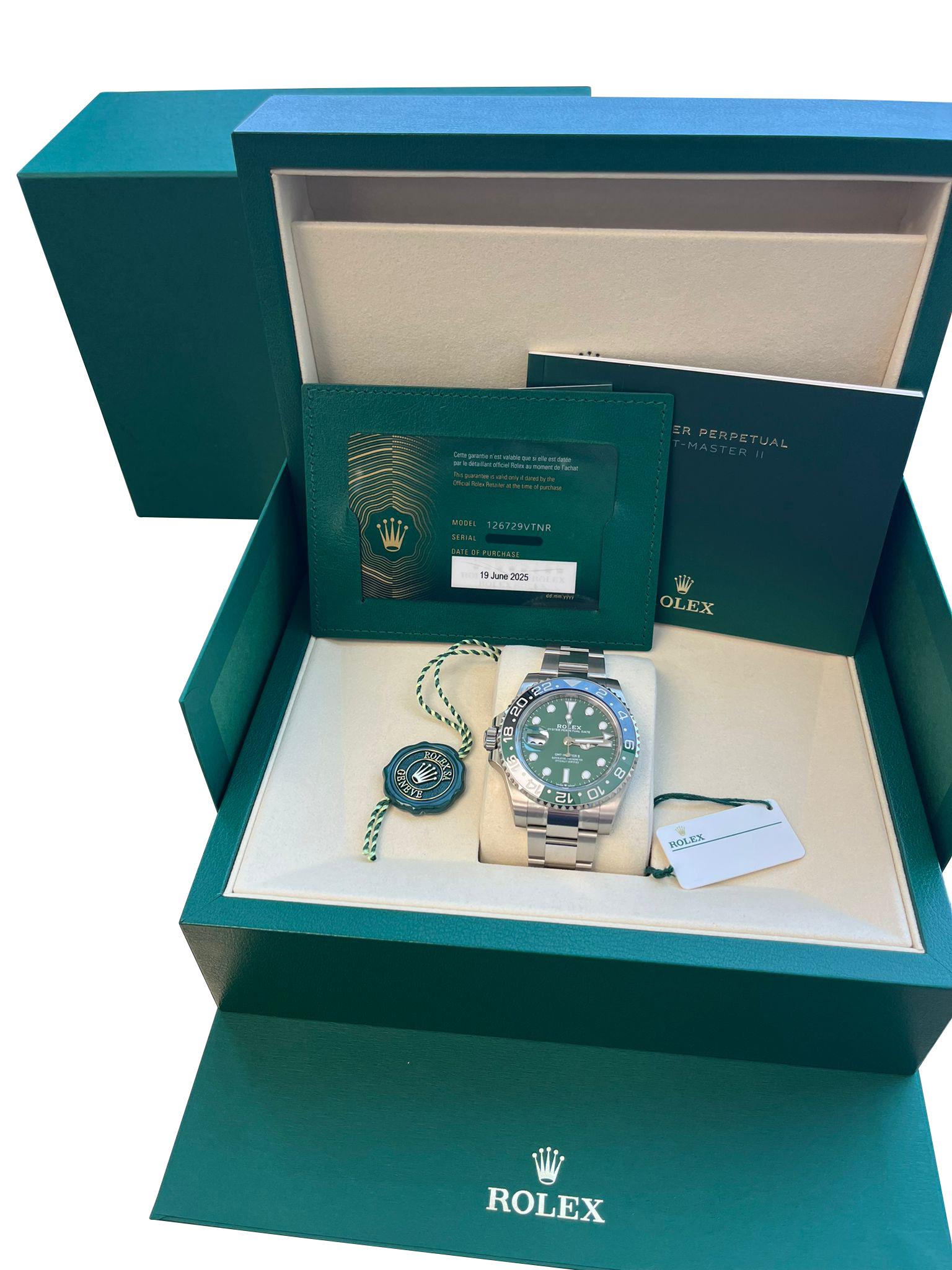 The Oyster Perpetual GMT-Master II in 18 ct white gold with a green ceramic dial and an Oyster bracelet. This model features a green ceramic dial and a two-colour Cerachrom bezel insert in green and black ceramic. In addition to conventional hour,