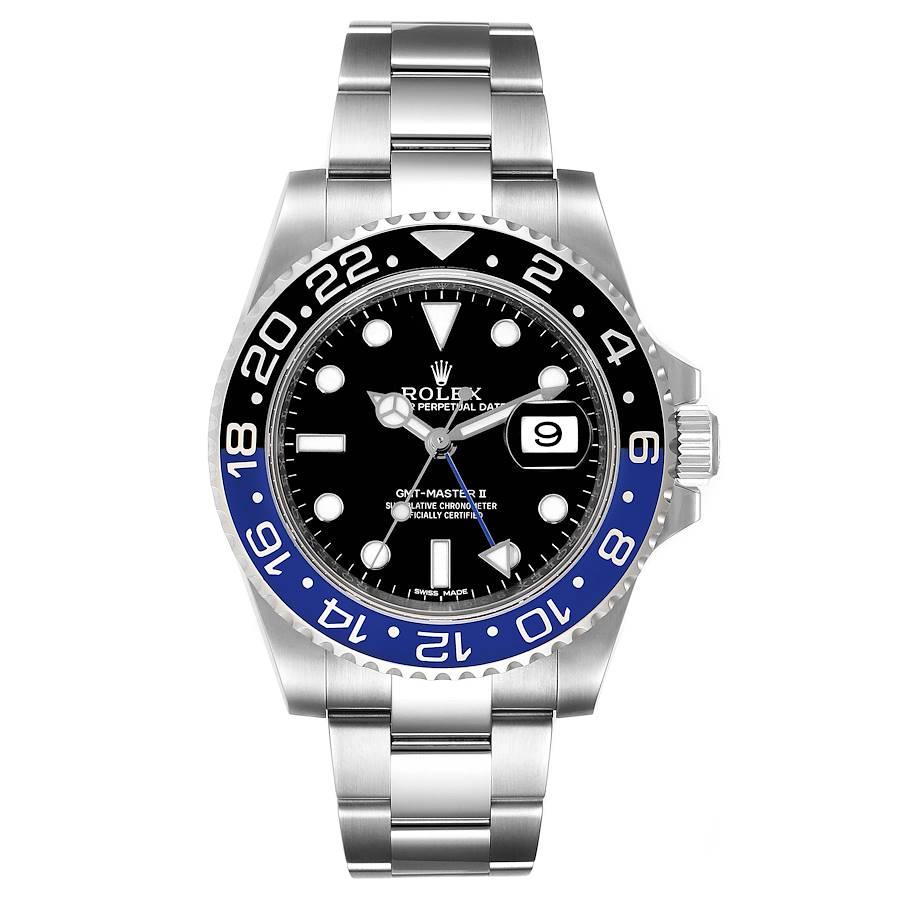 Rolex GMT Master II Batman Blau Schwarz Keramik Lünette Stahl Uhr 116710 Box Karte. Offiziell zertifiziertes Chronometerwerk mit automatischem Aufzug. Gehäuse aus rostfreiem Stahl mit einem Durchmesser von 40,0 mm. Rolex-Logo auf einer Krone.