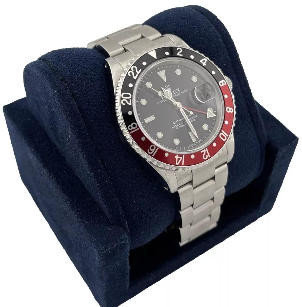 Véritable classique de l'âge d'or des modèles sportifs Rolex, cette Rolex GMT-Master II Ref. 16710 présente l'emblématique lunette 