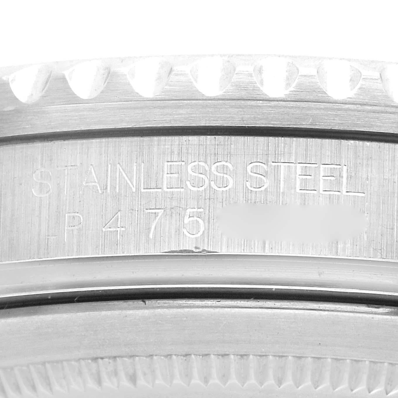 Rolex GMT Master II Black Red Coke Bezel Steel Mens Watch 16710 Box Papers. Mouvement automatique à remontage automatique, officiellement certifié chronomètre. Boîtier en acier inoxydable de 40 mm de diamètre. Logo Rolex sur la couronne. Lunette