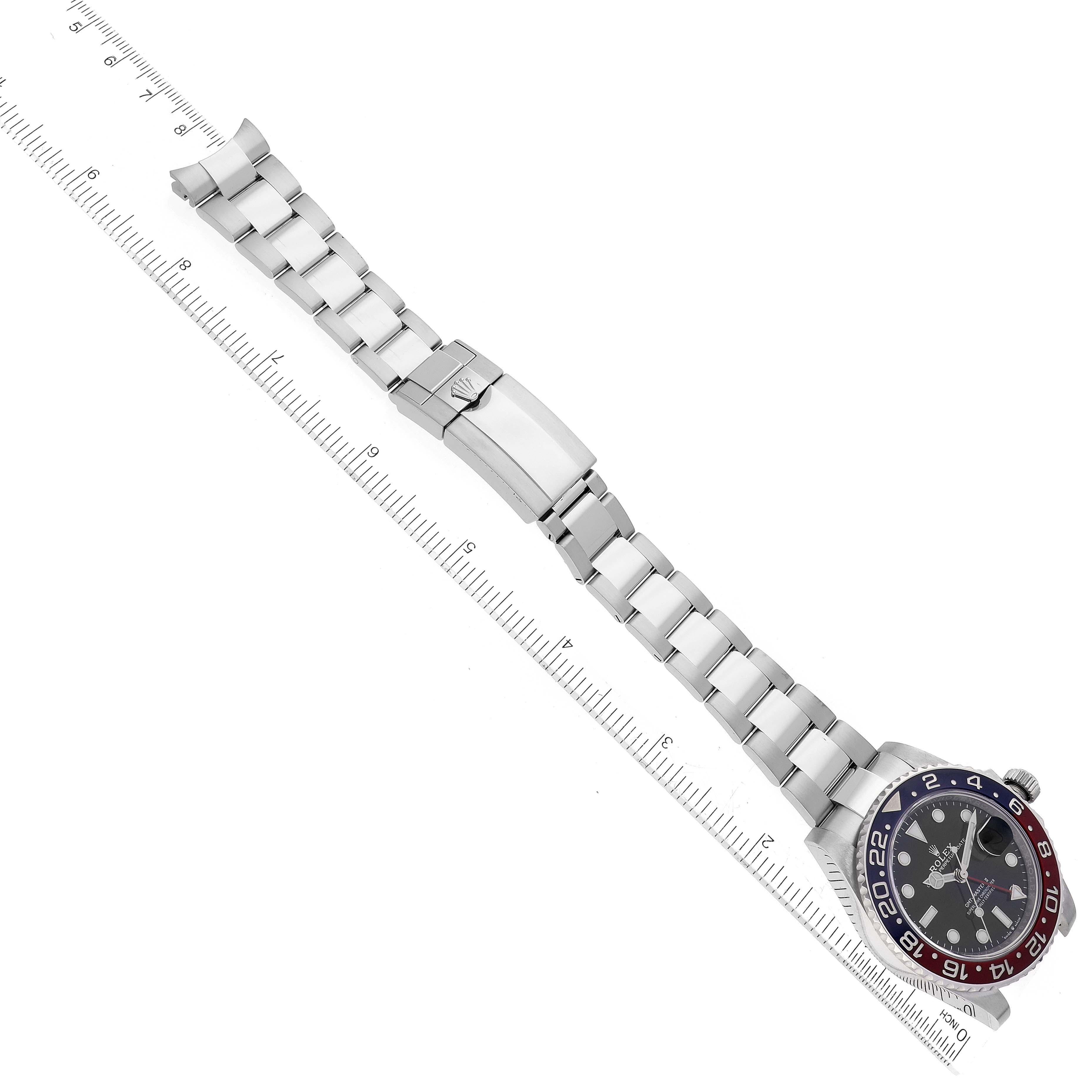 Rolex GMT Master II avec lunette Pepsi bleue et rouge, montre pour hommes 126710 en vente 2