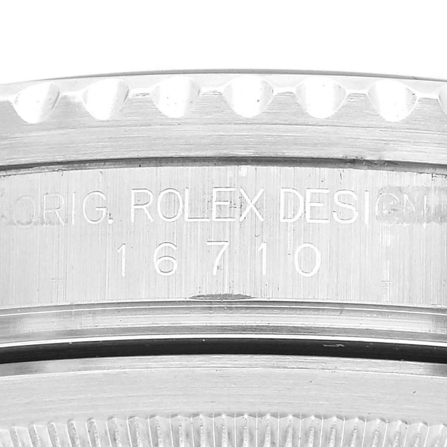 Rolex GMT Master II Blue Red Pepsi Bezel Steel Mens Watch 16710 Box Papers In Good Condition In Atlanta, GA