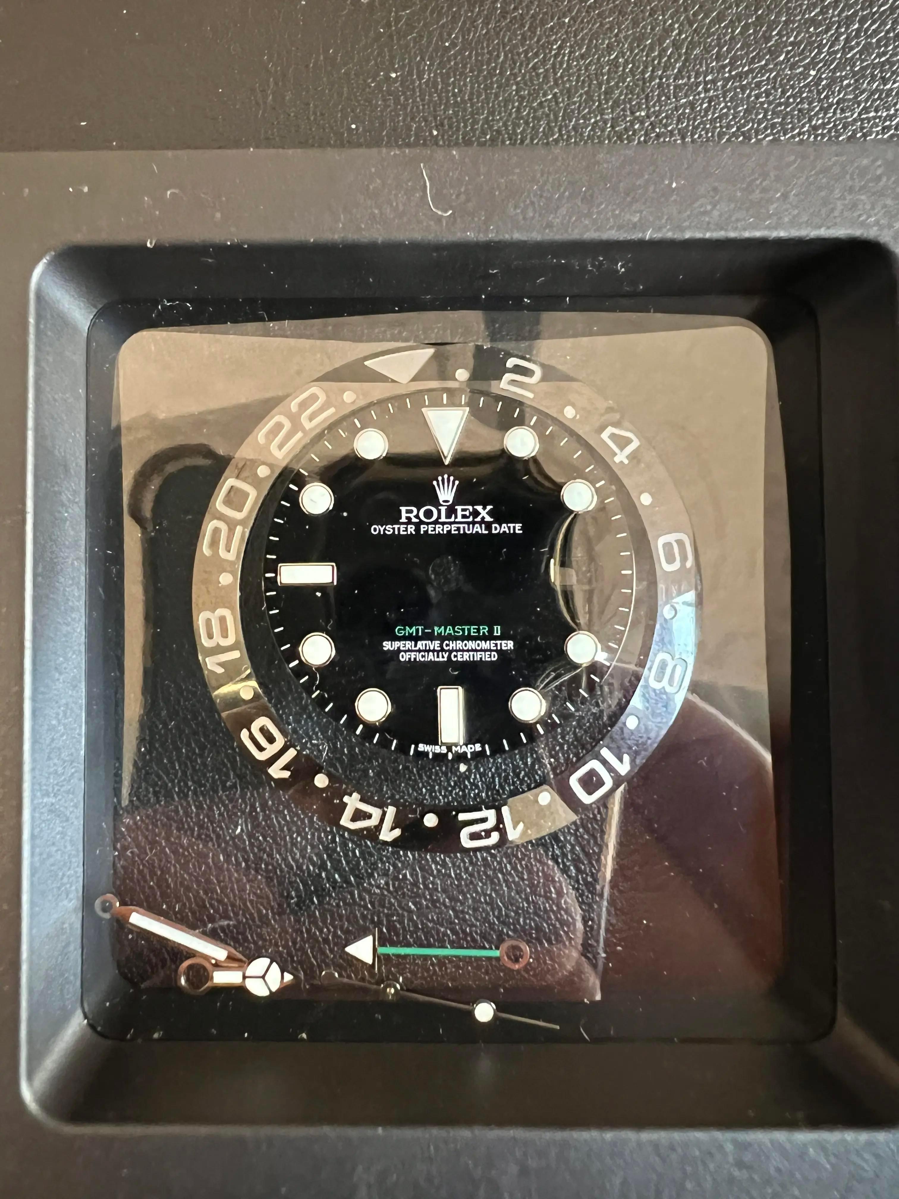 Rolex GMT Master II Custom Meteorit Pepsi 40mm 116710LN BLRO Superman Vollständiger Satz im Angebot 10