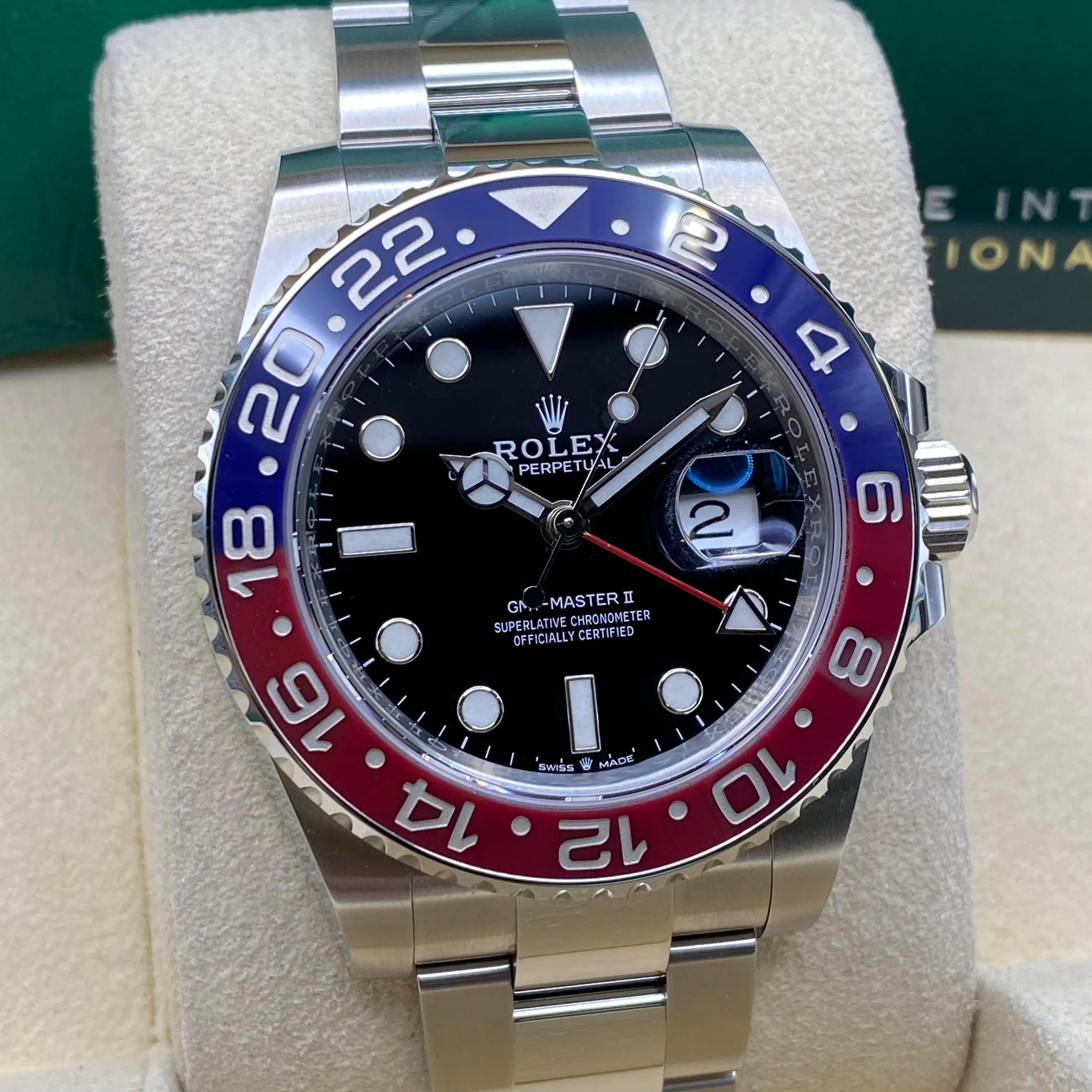 Rolex GMT-Master II Pepsi 126710BLRO Stahl Schwarzes Zifferblatt Automatikuhr B&P im Zustand „Hervorragend“ im Angebot in New York, NY