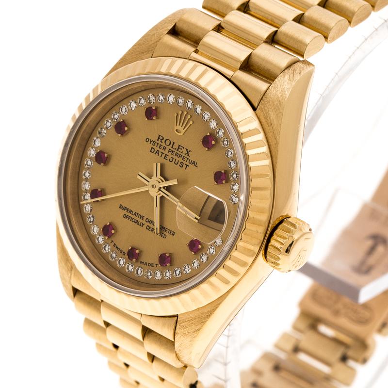 Your dream to own a beautiful vintage Rolex creation comes true in this timepiece! A versatile design, the Datejust is one of the earliest models by Rolex, introduced in 1945 and it is just what one can pass on for generations. This watch has been