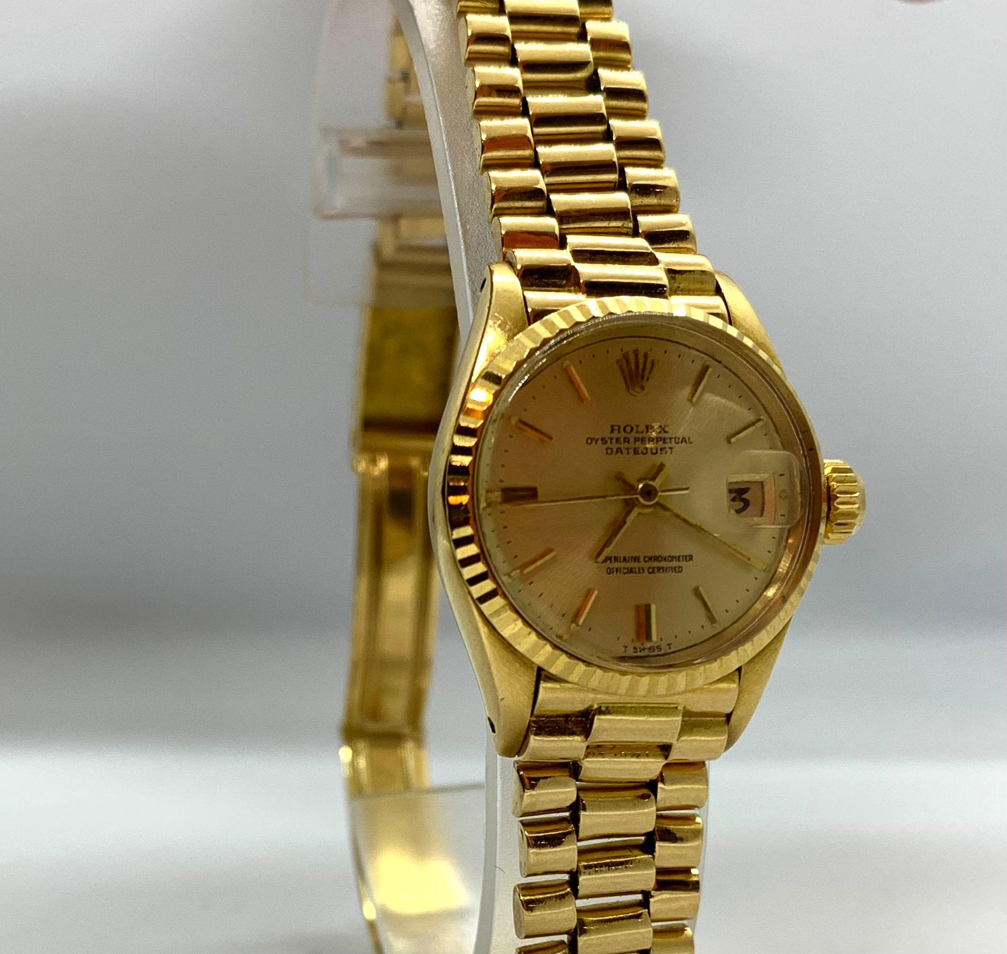 Rolex Gold Oyster Perpetual Datejust 6917 für Damen, 70er Jahre (Rundschliff) im Angebot