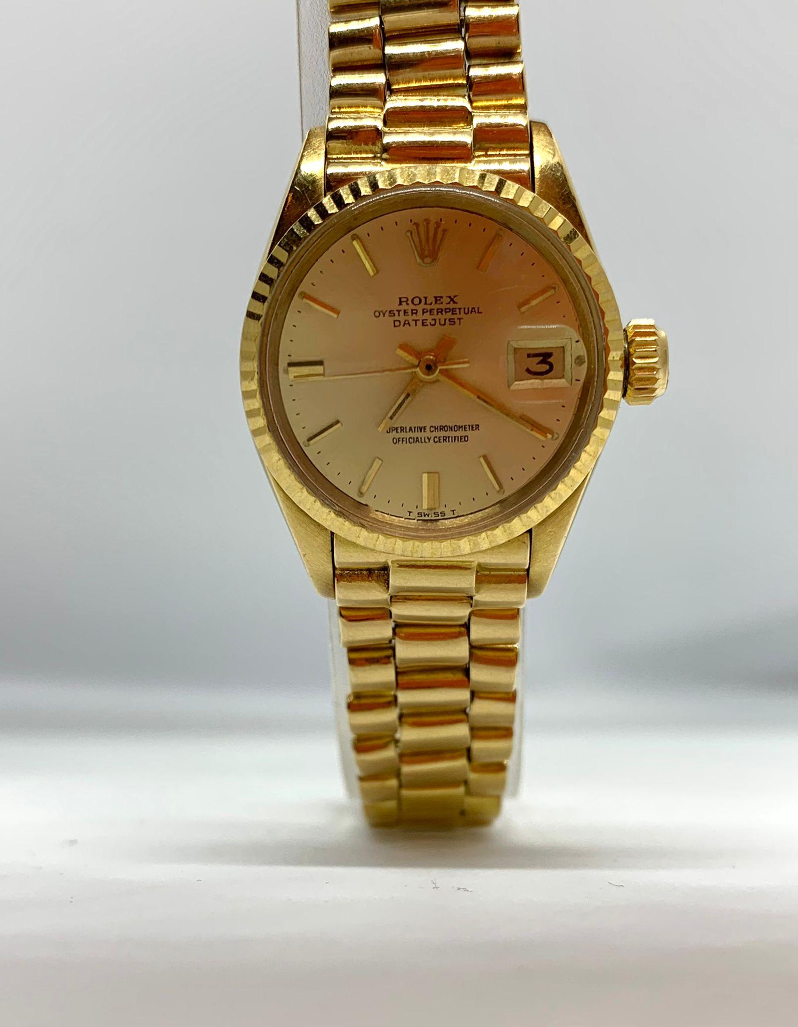 Round Cut Rolex Gold Oyster Perpetual Datejust 6917 For Women, 70's For Sale