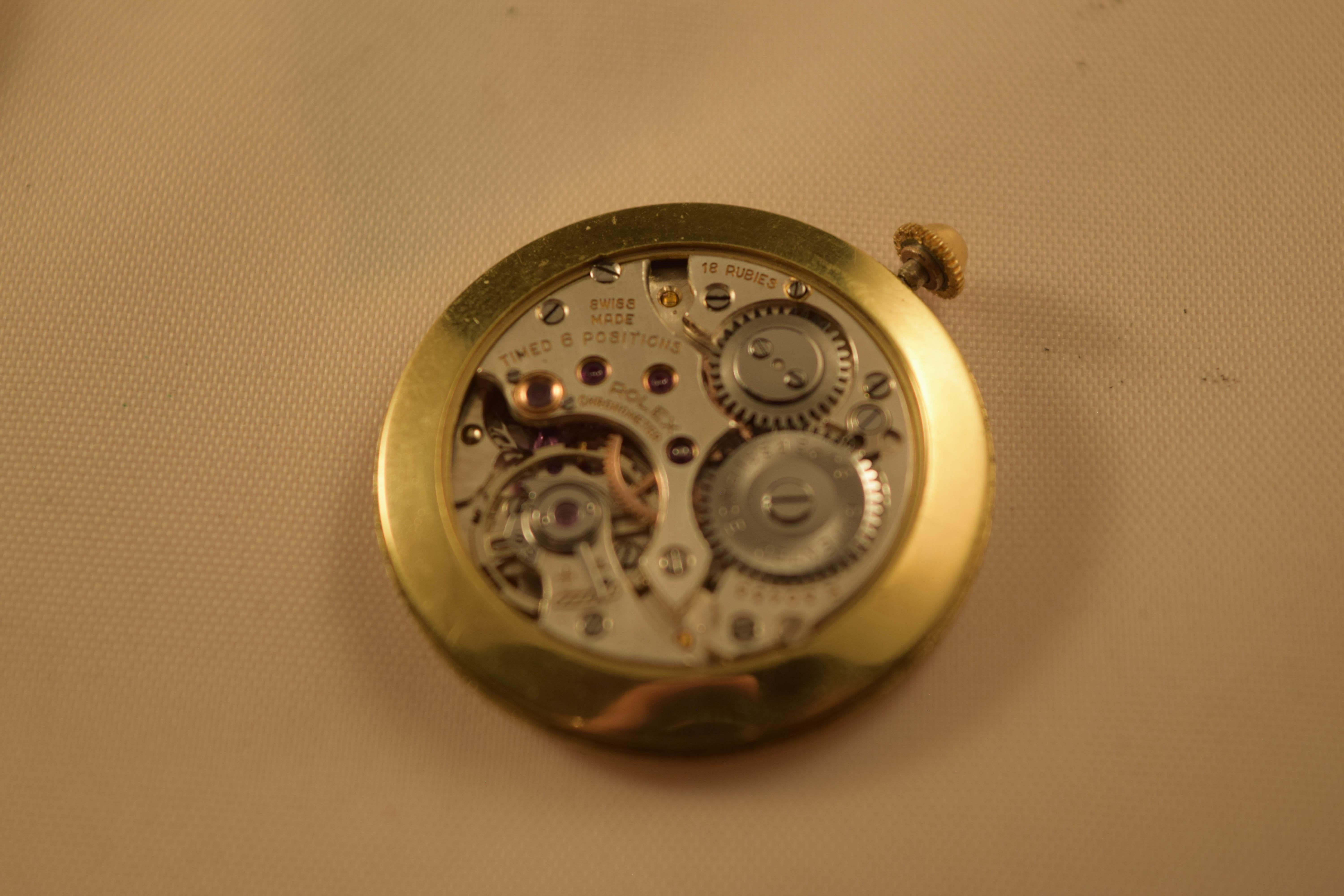 Rolex Important and extremely rare solid 18 k gold cased vintage watch For Sale 6