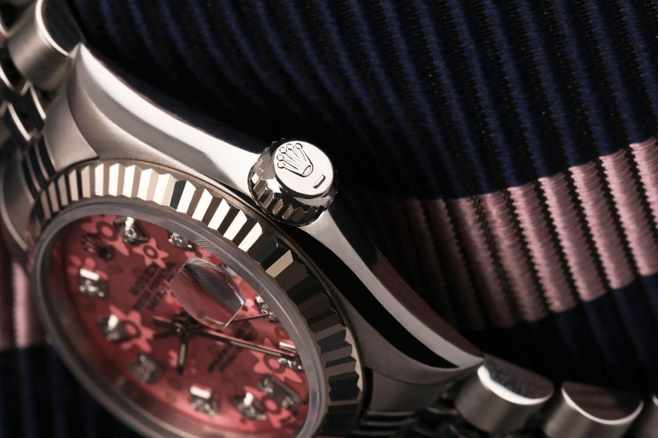 Rolex Damen Datejust SS Baguette-Uhr mit Diamant-Akzent 69174  im Angebot 2