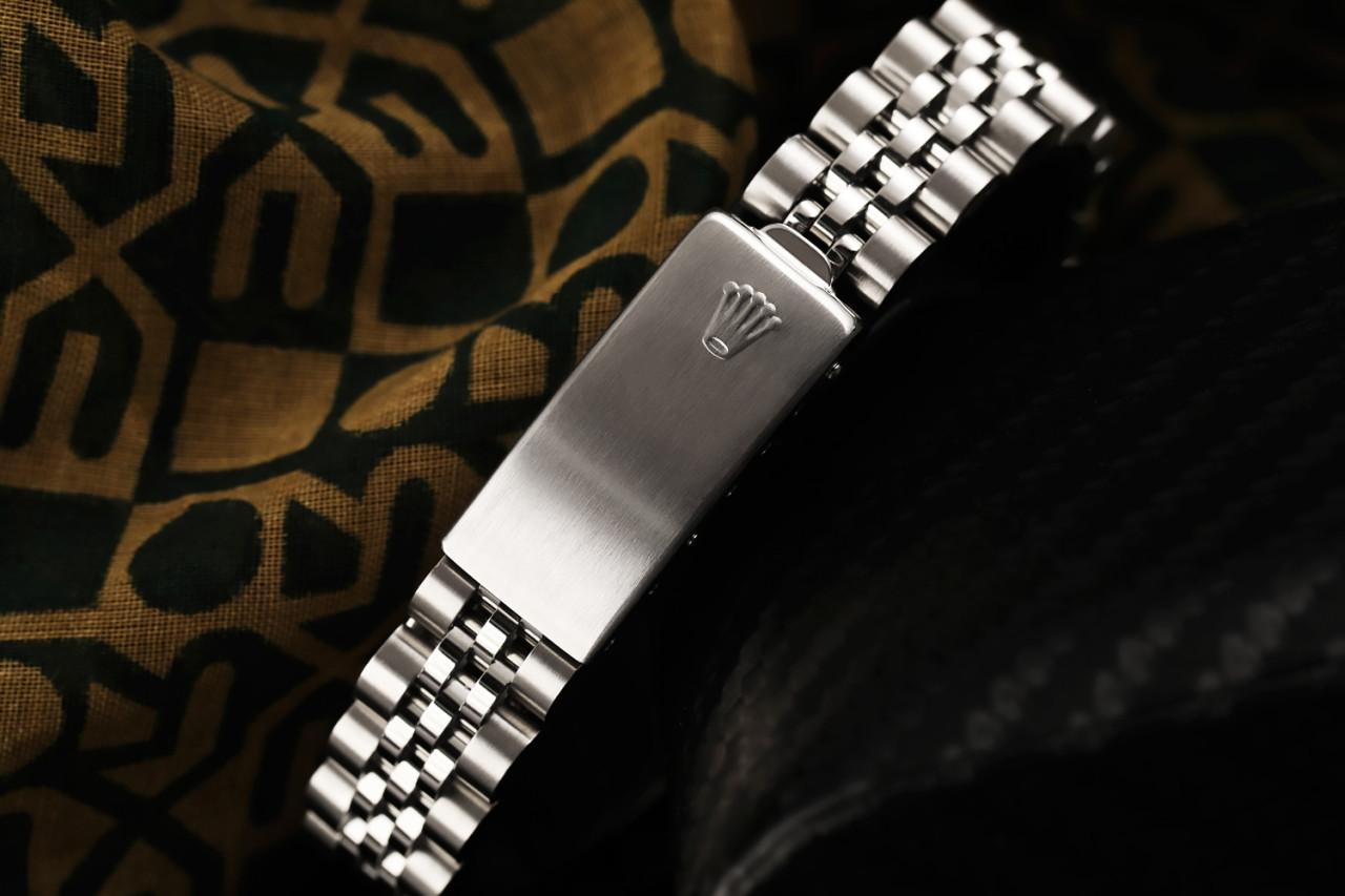 Rolex Montre Datejust 26mm avec cadran en nacre et diamants, pour femmes, SS Excellent état - En vente à New York, NY