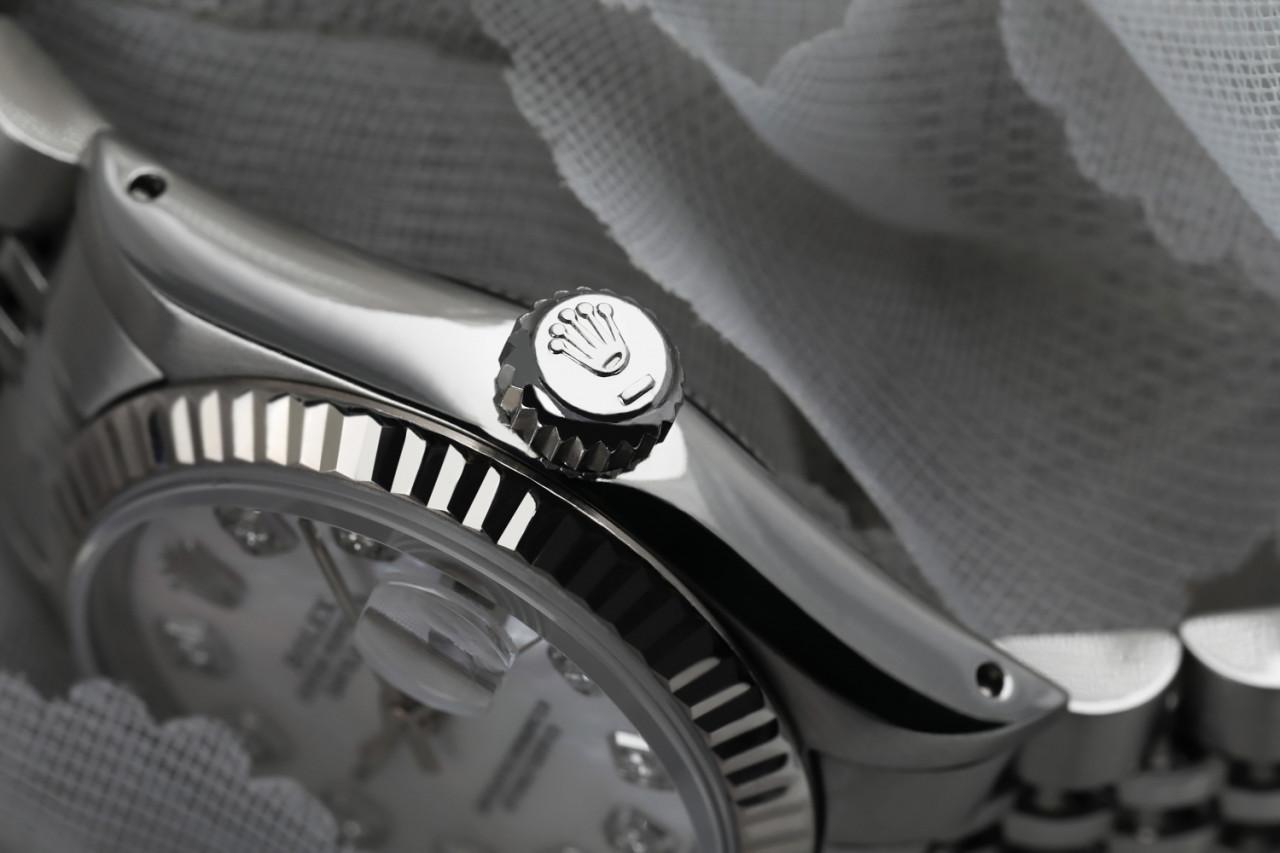De las mujeres Reloj Rolex Datejust de señora con esfera blanca nacarada y detalles de diamantes en venta