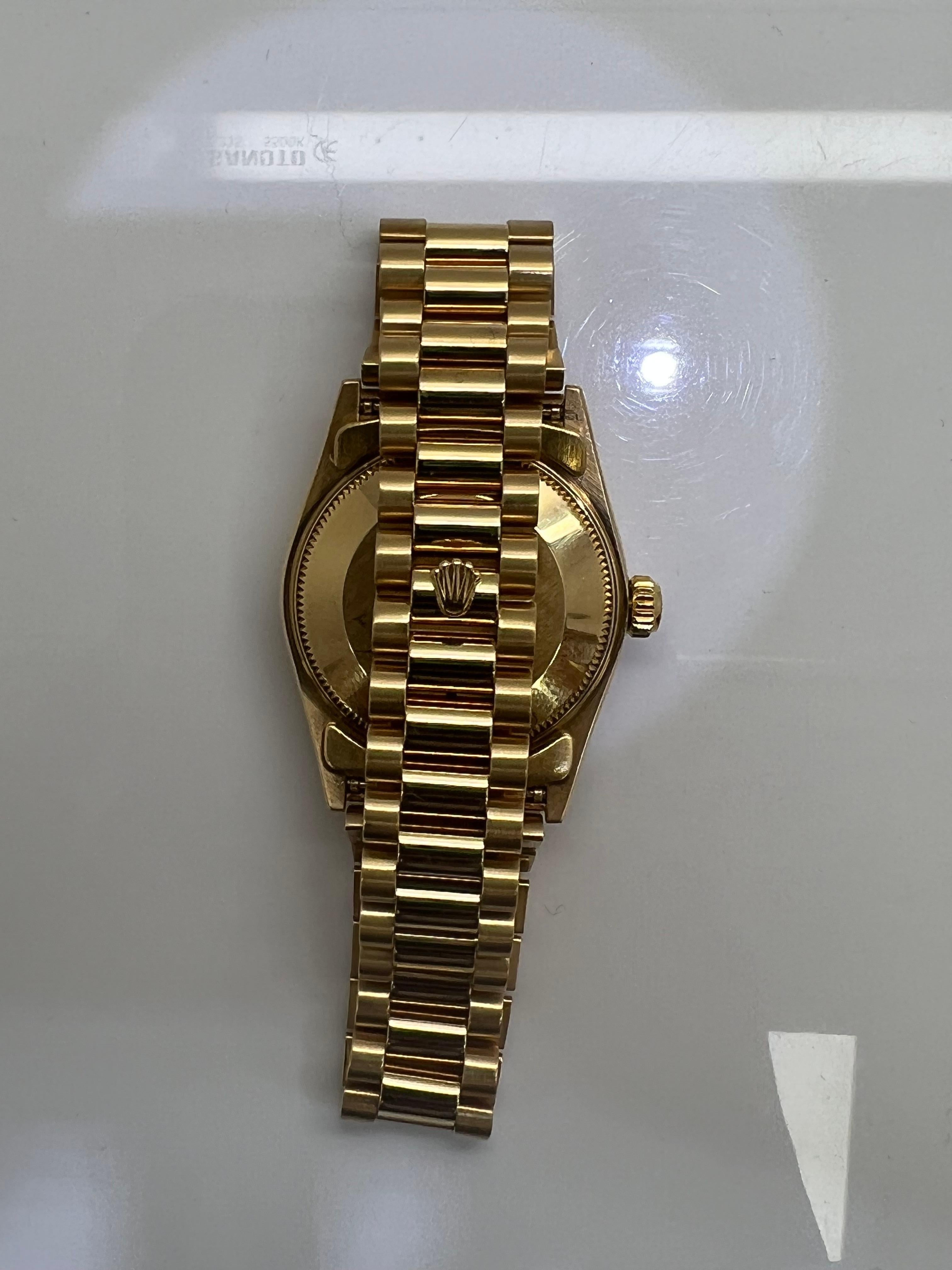 Taille ronde Rolex Montre Datejust pour femme avec cadran en or et diamants en vente