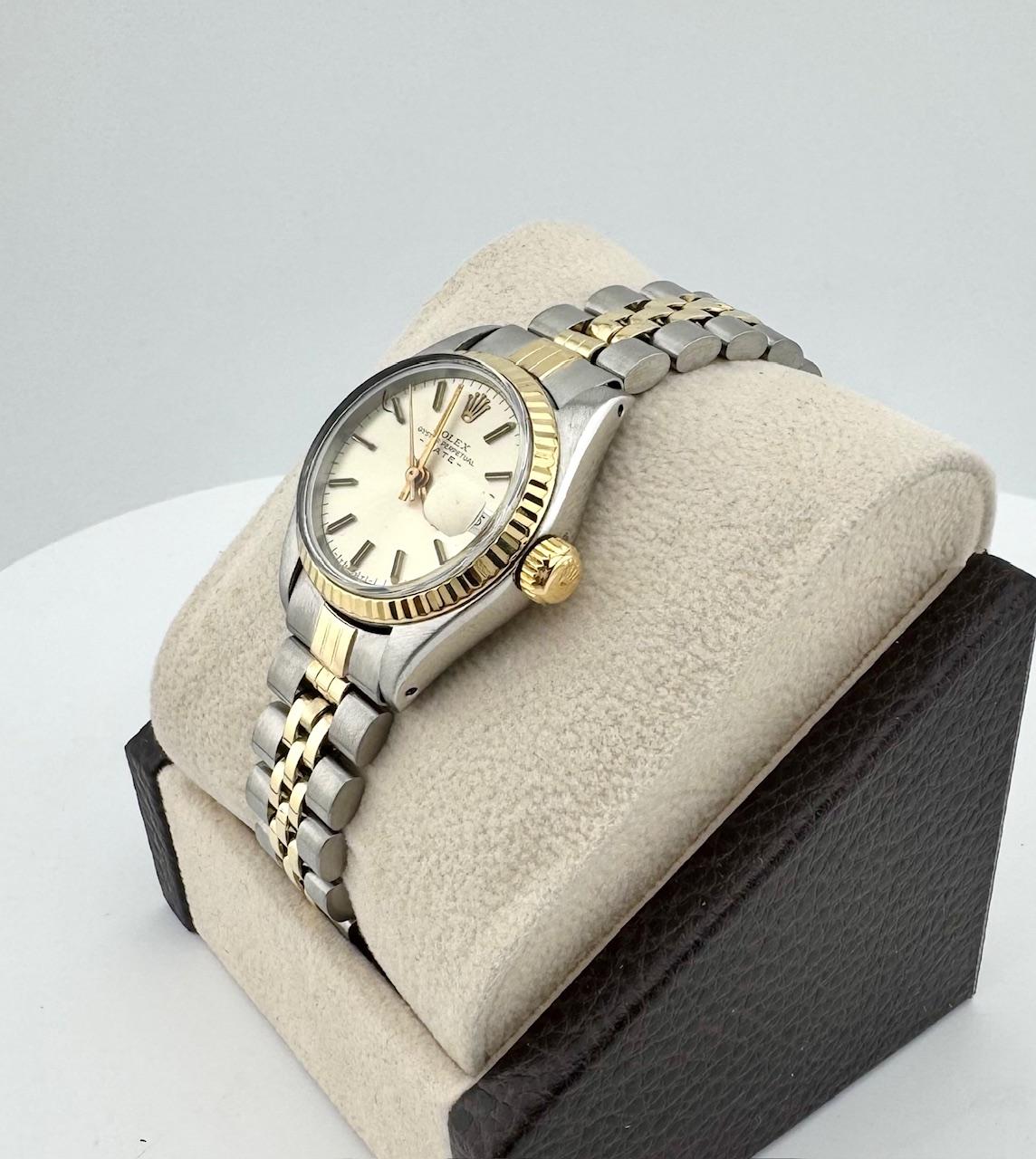 Donna Rolex Ladies Date 6917 Quadrante argento Oro giallo 14 carati Acciaio inossidabile Scatola di carta in vendita
