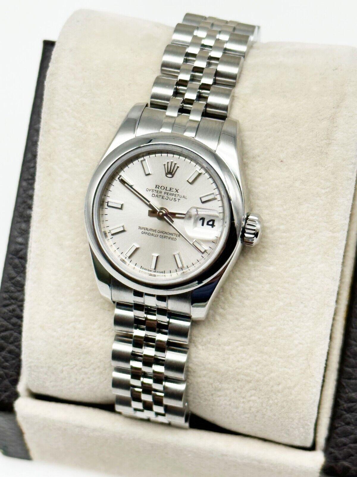 Style Number: 179160

 

Serial: Z061***


Year: 2008

 

Model: Datejust 

 

Case Material: Stainless Steel 

 

Band: Stainless Steel 

 

Bezel: Stainless Steel  Smooth Bezel 

 

Dial: Silver 

 

Face: Sapphire Crystal 

 

Case Size: 26mm 

