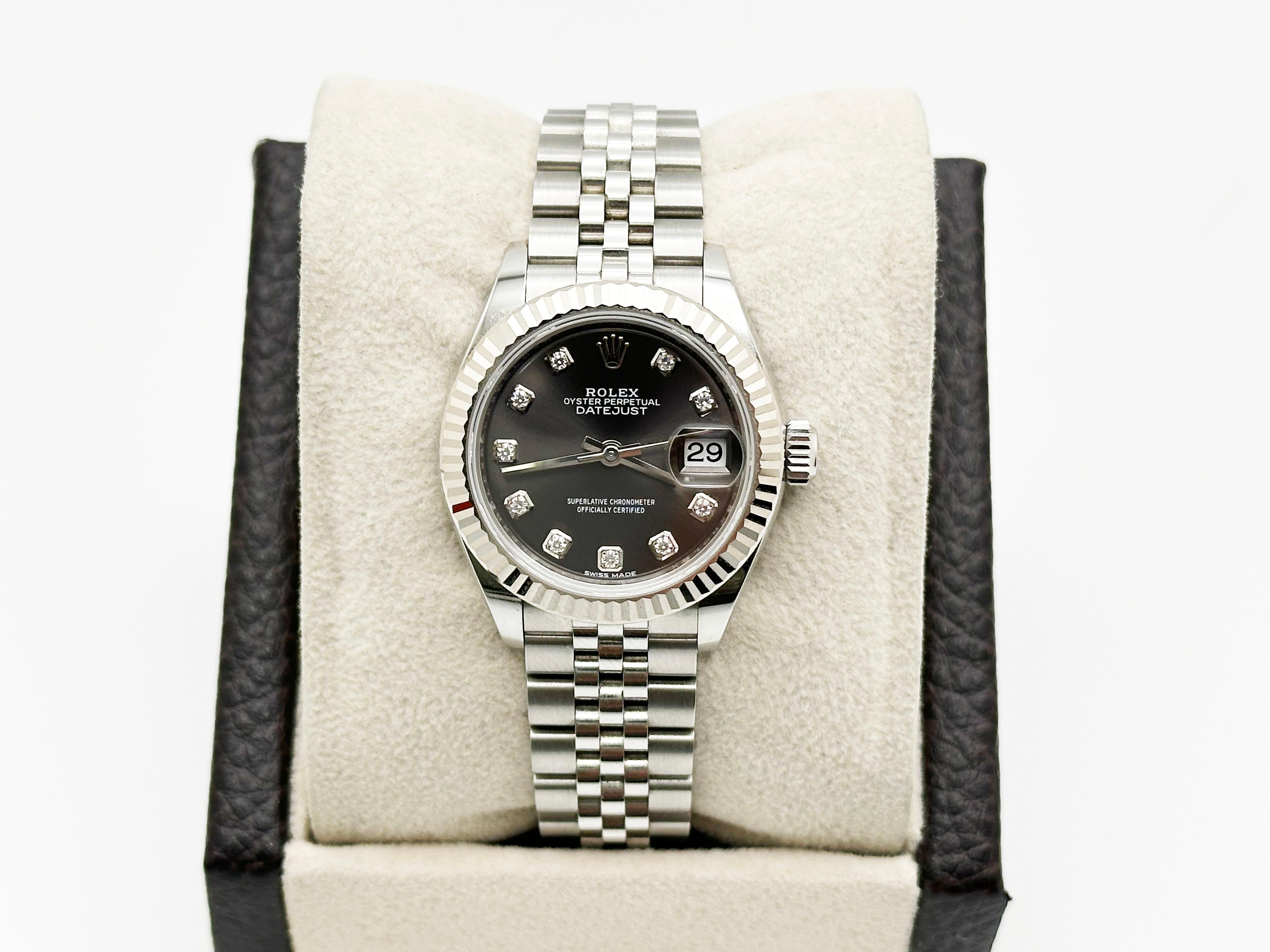 Stilnummer: 279174



Seriennummer: 259LP***

 

Modell: Rolex Damen Datejust 

 

MATERIAL des Gehäuses: Rostfreier Stahl 

 

Band: Edelstahl-Jubiläumsband

  

Lünette: 18K Weißgold geriffelte Lünette 

  

Zifferblatt: Fabrik Original Dunkelgrau