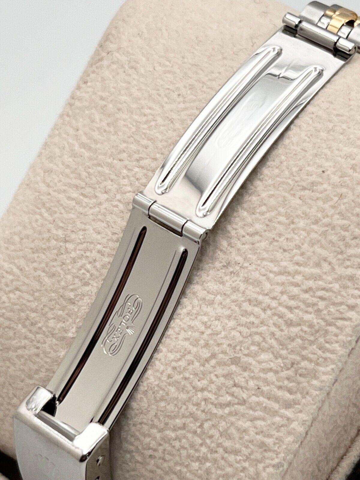 Stil Nummer: 69173
Seriennummer: R444***
Jahr: 1987
Modell: Damen Datejust
MATERIAL des Gehäuses: Rostfreier Stahl
Band: 18K Gelbgold & Edelstahl
Lünette: 18K Gelbgold
Zifferblatt: Champagner 
Gesicht: Saphirglas
Gehäusegröße: 26mm
Enthält: 
-Rolex