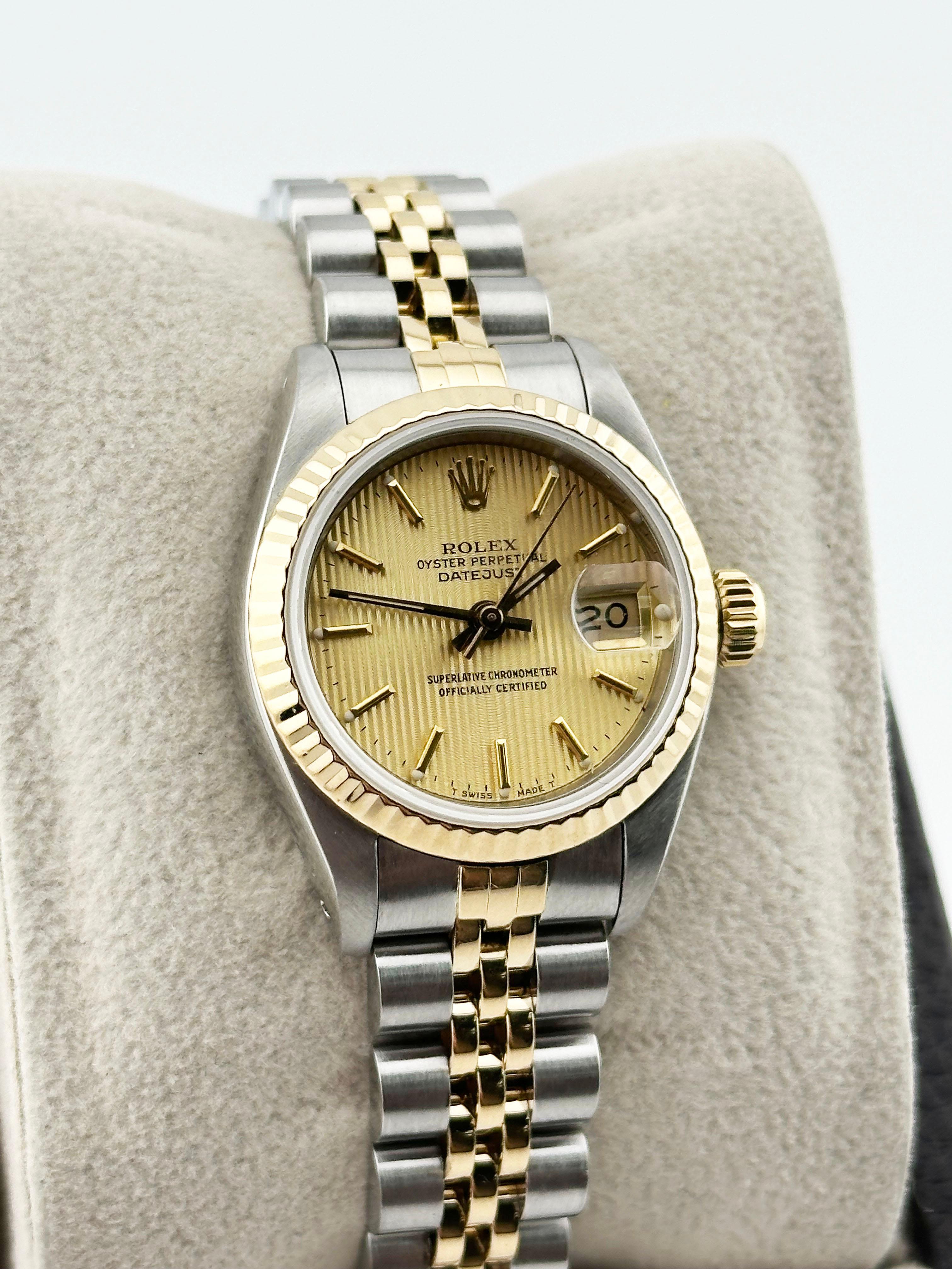 Rolex Ladies Datejust 69173 Champagne Tapestry Dial 18K Yellow Gold Steel 26mm In Excellent Condition For Sale In San Diego, CA