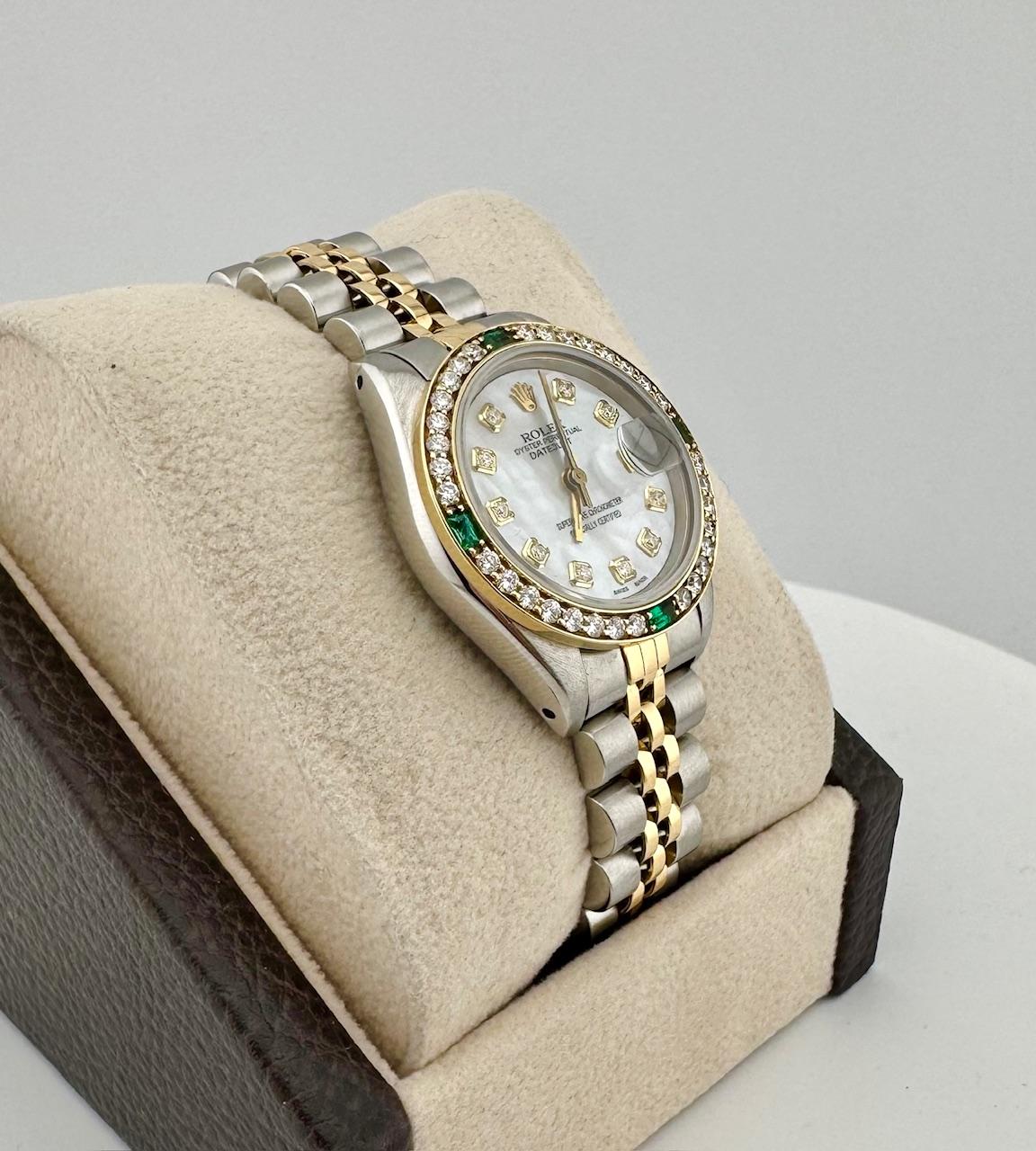 Rolex Datejust 69173 Donna Bianco MOP Quadrante di diamanti Lunetta di smeraldo Acciaio Oro 18K In condizioni ottime in vendita a San Diego, CA