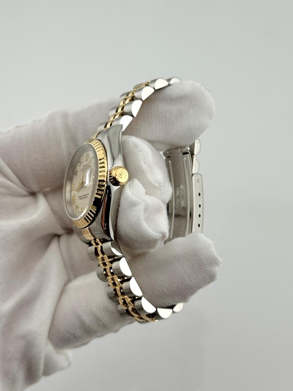 Rolex Damen Datejust 69173 Weiß Pyramide Zifferblatt 18K Gelbgold Stahl Box Papier im Angebot 4