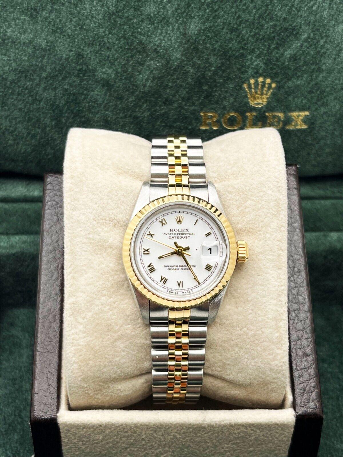 Rolex Ladies Datejust 69173 White Roman Dial 18K Gold Steel Box Copy of Papers In Excellent Condition For Sale In San Diego, CA