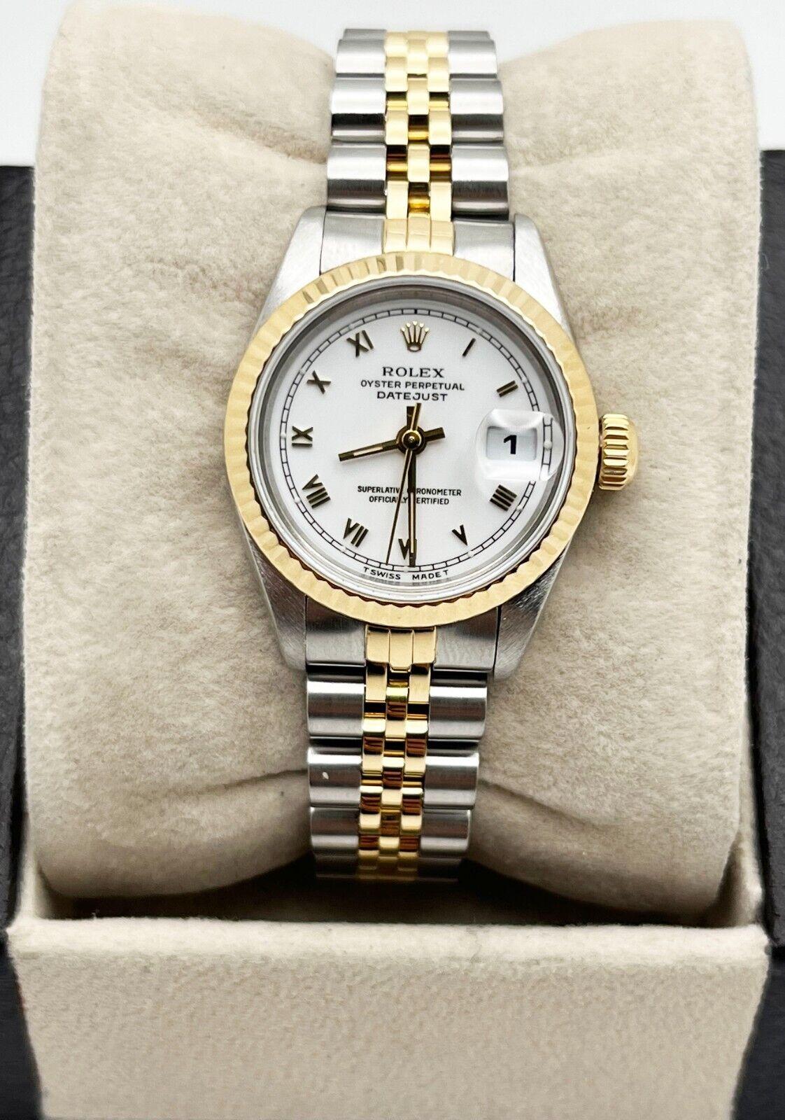 Rolex Ladies Datejust 69173 White Roman Dial 18K Gold Steel Box Copy of Papers In Excellent Condition For Sale In San Diego, CA