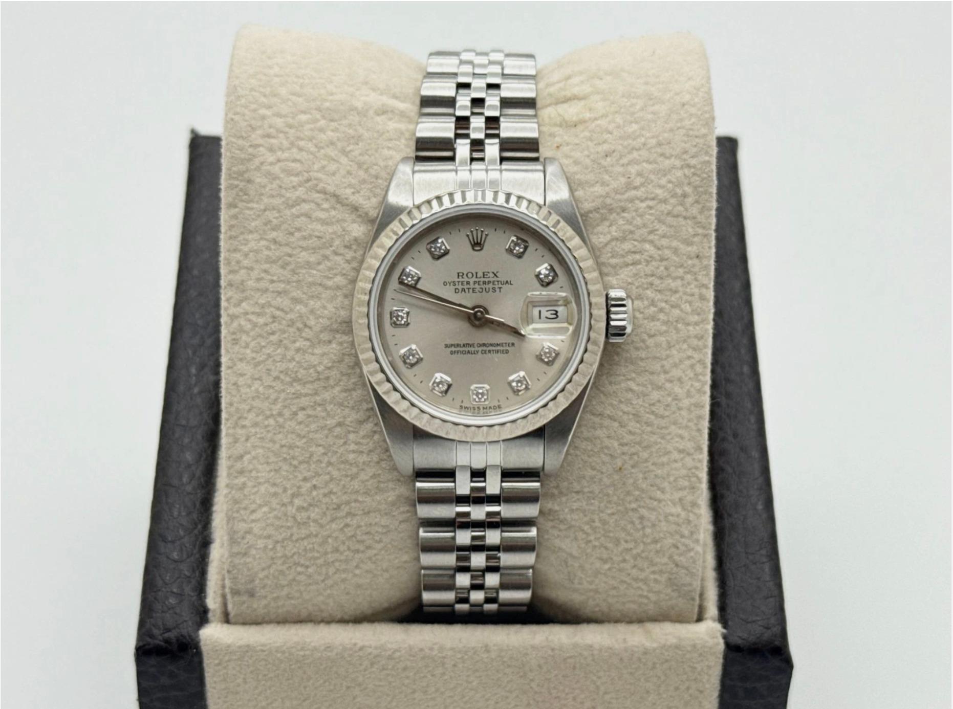 Rolex Ladies Datejust 69174 Factory Silver Diamond Dial Stainless Steel 18K Gold Excellent état - En vente à San Diego, CA