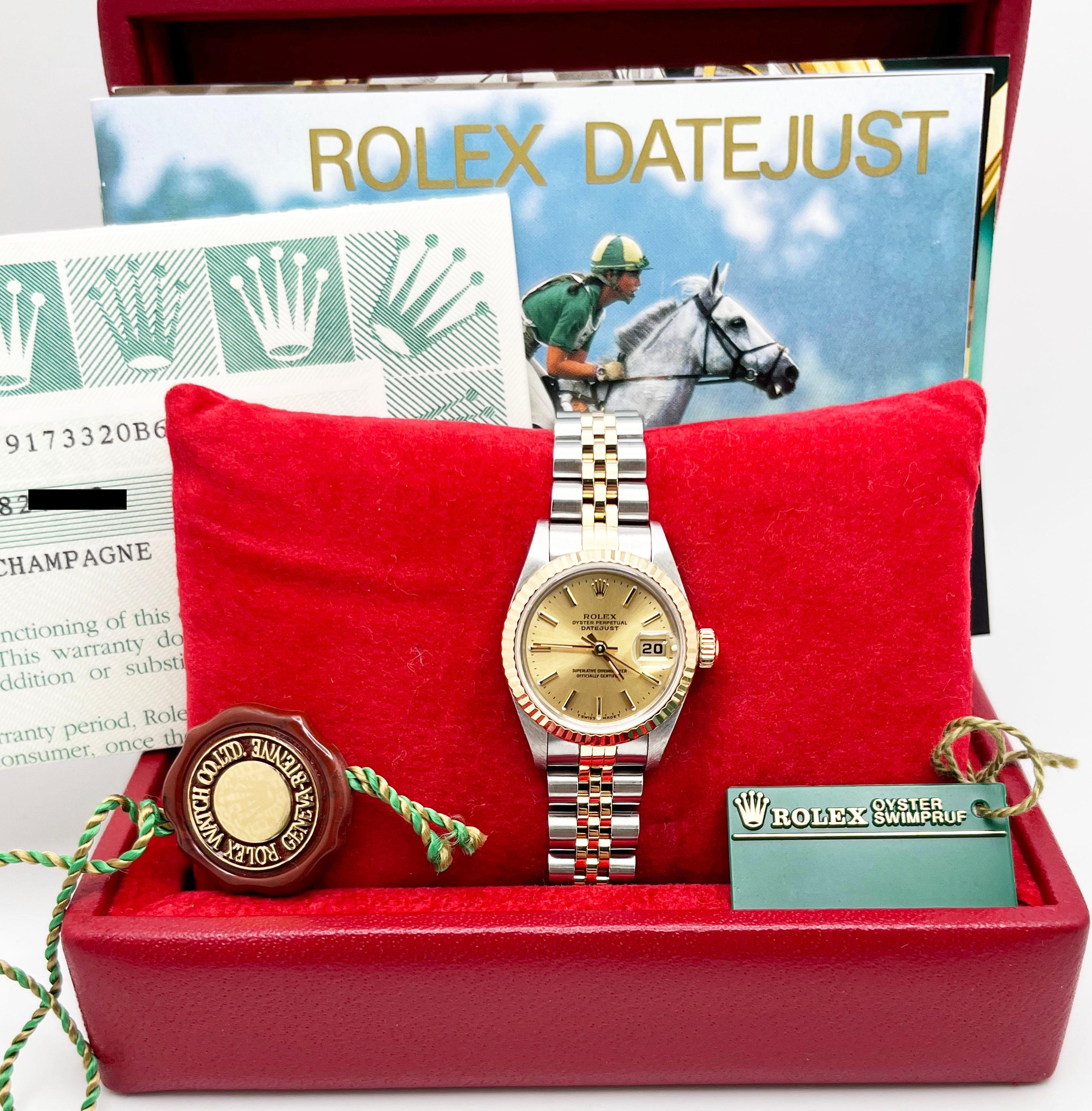 Stilnummer: 79173

Seriennummer: A824***

Jahr: 2000

Modell: Damen Datejust

MATERIAL des Gehäuses: Rostfreier Stahl

Band: 18K Gelbgold & Edelstahl

Lünette: 18K Gelbgold

Zifferblatt: Champagner

Gesicht: Saphirglas

Gehäusegröße: 26mm 

Enthält:
