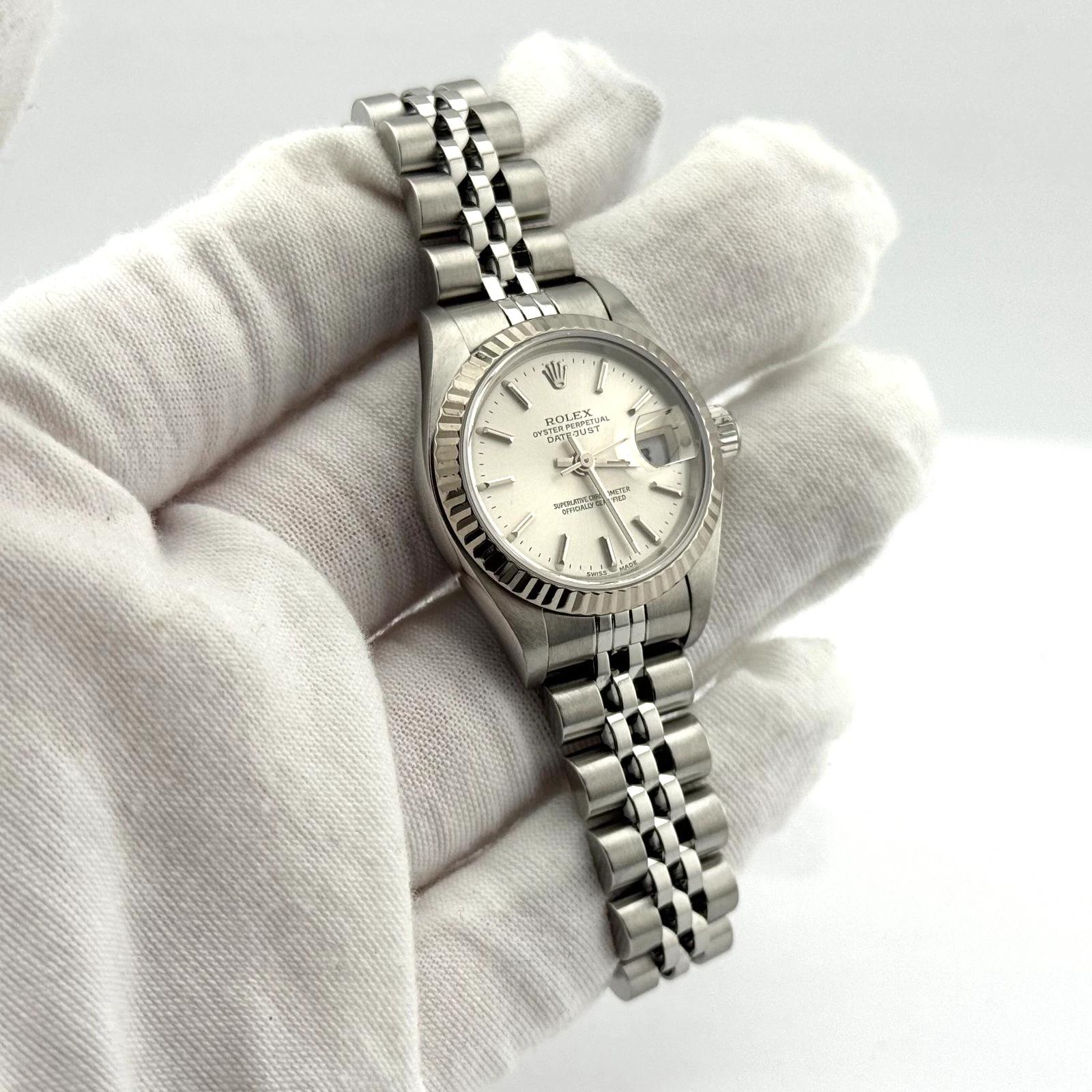 Rolex Ladies Datejust 79174 26mm 18k Gold Stainless Steel Silver Dial Box Papers en vente 8