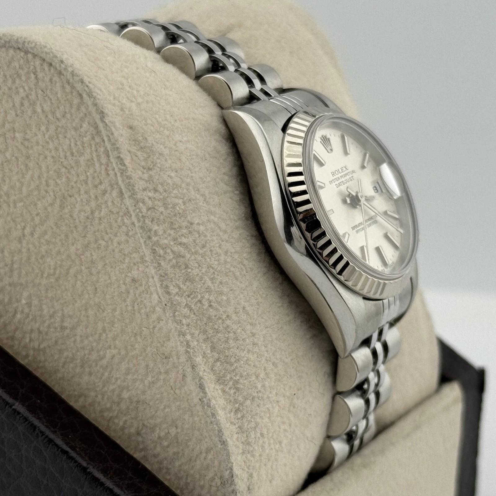 Rolex Ladies Datejust 79174 26mm 18k Gold Stainless Steel Silver Dial Box Papers en vente 1