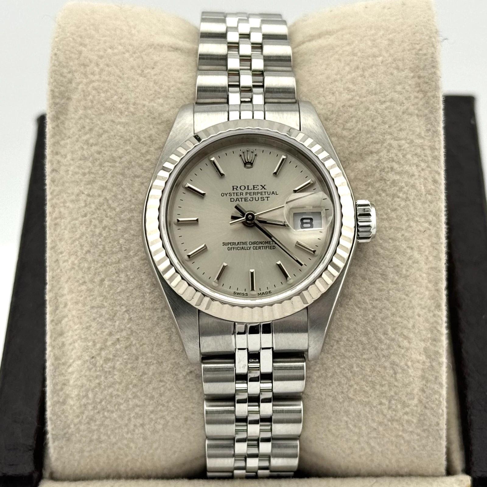 Rolex Ladies Datejust 79174 26mm 18k Gold Stainless Steel Silver Dial Box Papers en vente 4