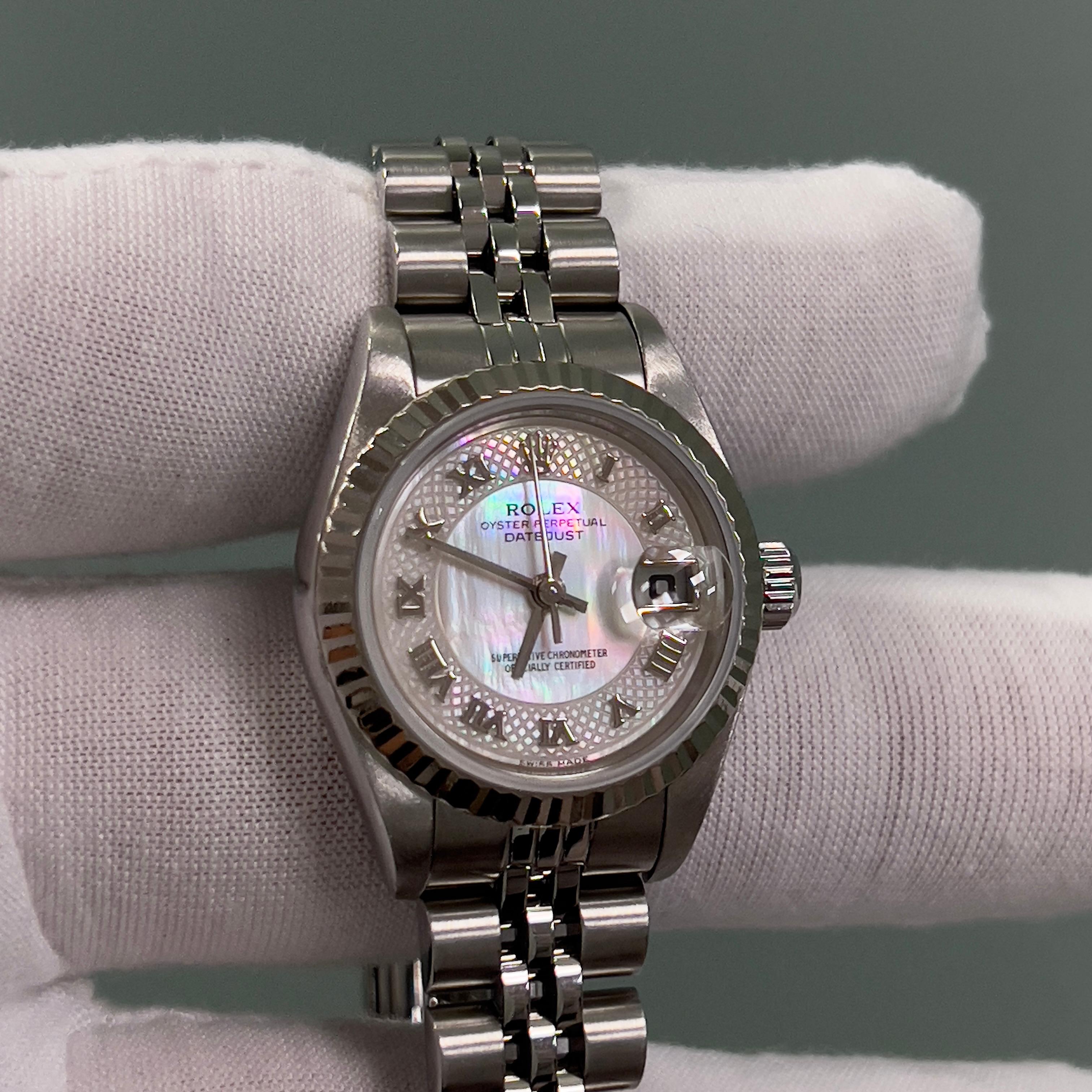 Rolex Ladies Datejust 79174 MOP Deco Roman Dial Steel Box Papers en vente 6