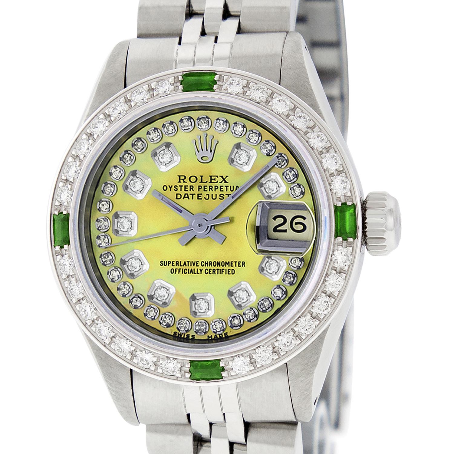 Rolex Montre Datejust pour femme en acier, or jaune 18 carats, cadran en diamants et émeraudes avec cadran MOP