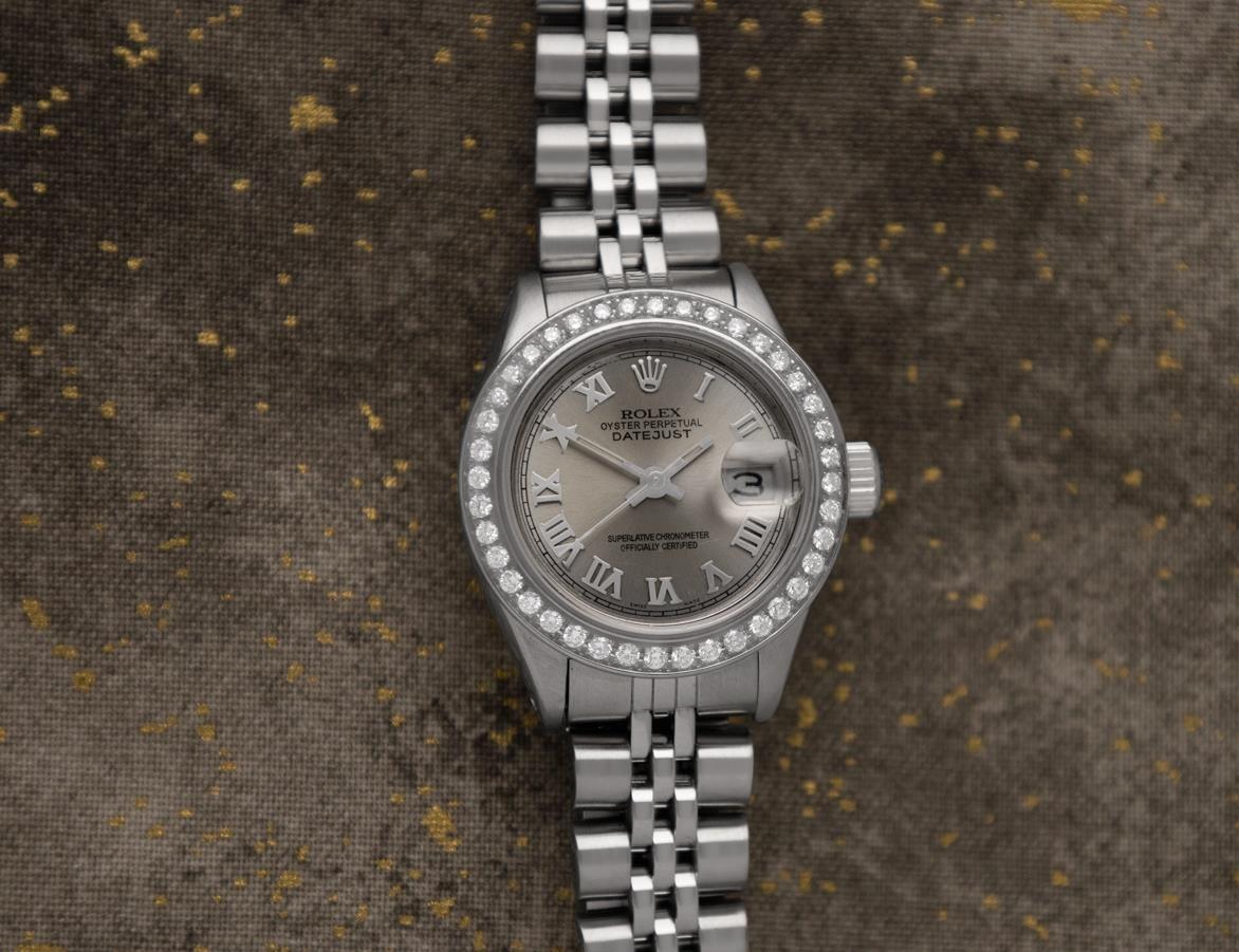 Rolex Ladies Datejust Watch with Full Servicing - Stainless Steel & Diamonds For Sale 4