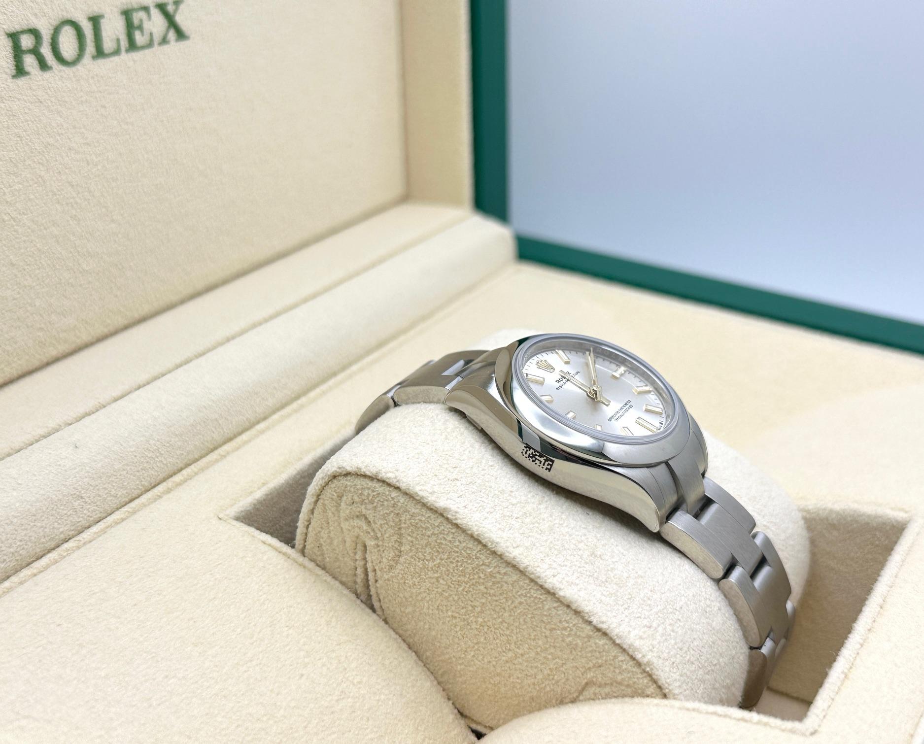 De las mujeres Rolex Ladies Oyster Perpetual 276200 28mm Esfera plateada Caja de acero Papel adhesivo en venta