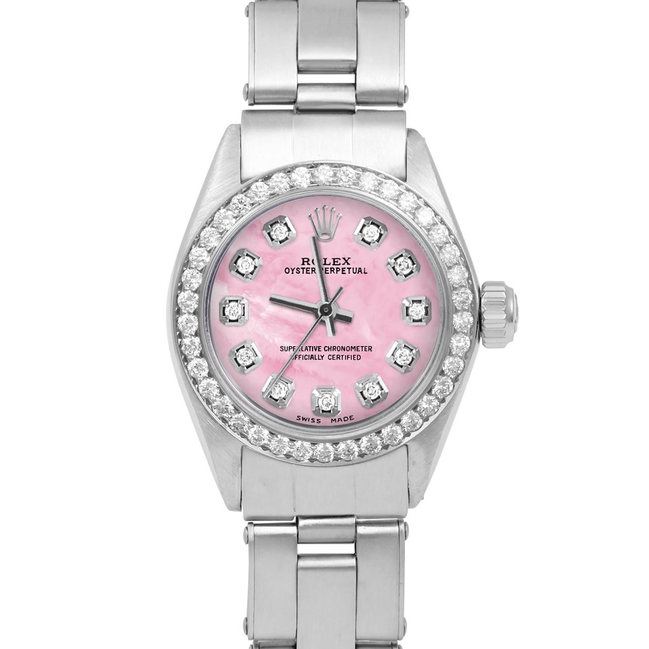 Marque : Rolex
Modèle : Oyster Perpetual Model
Genre : Dames
Métaux : Acier inoxydable
Taille du boîtier : 24 mm
Cadran : Cadran personnalisé en diamant rose nacre (Ce cadran n'est pas d'origine Rolex et a été ajouté après-vente, mais c'est une