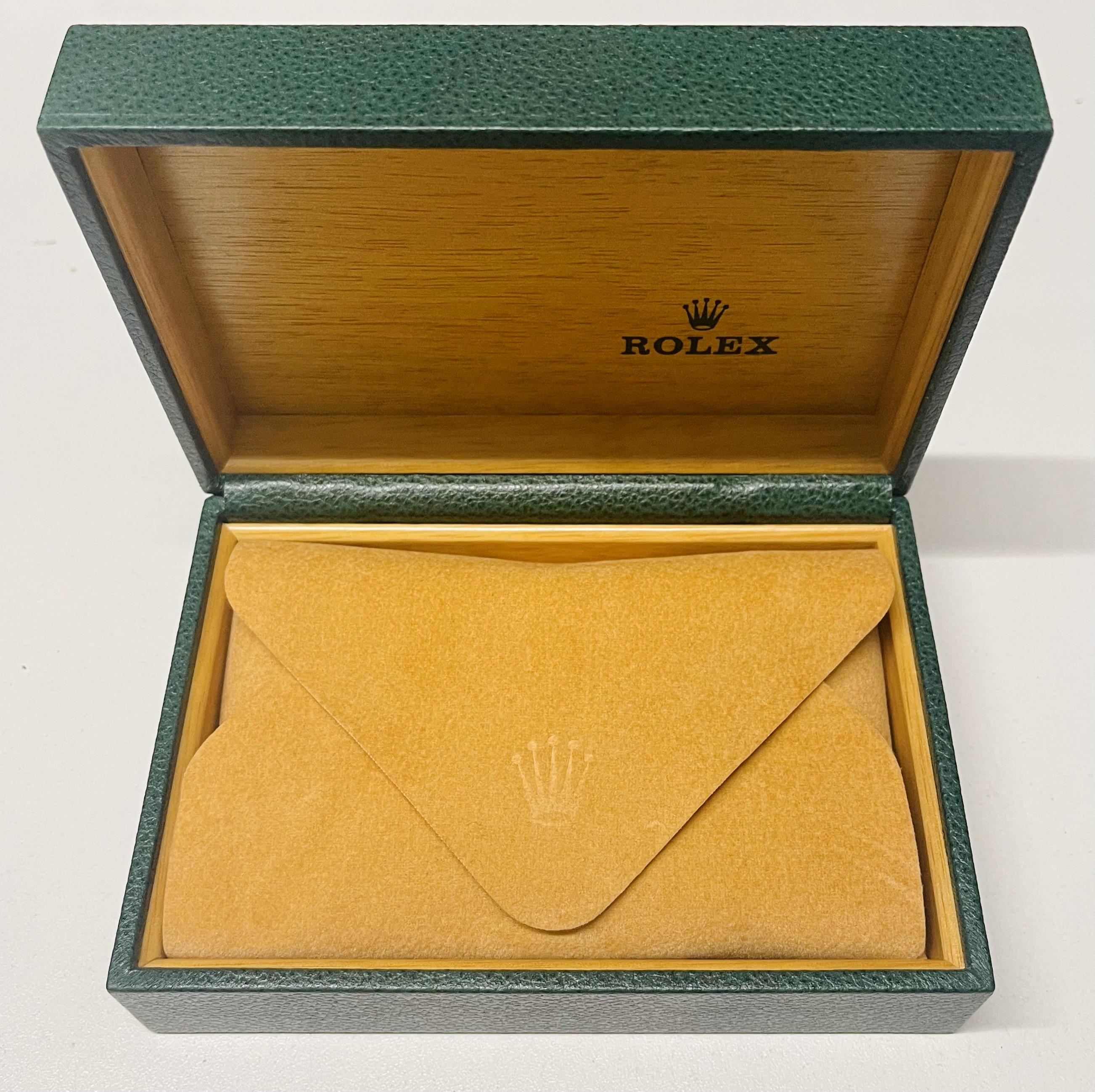 Rolex Damen Oyster Perpetual Armbanduhr aus massivem Gelbgold mit Saphirblauem Zifferblatt im Angebot 8