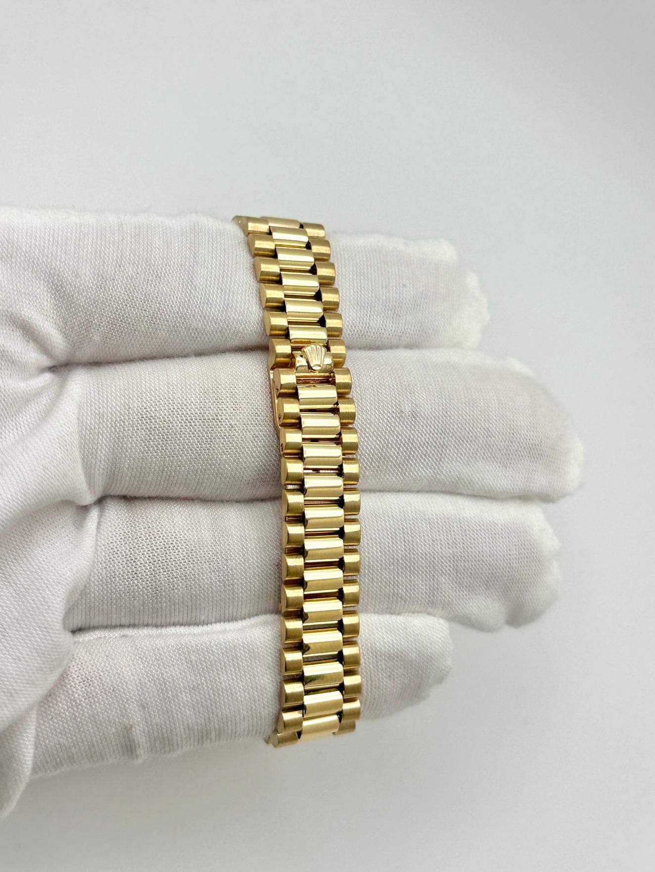 Rolex President 6917 para señora Esfera plateada Oro amarillo de 18 quilates en venta 2