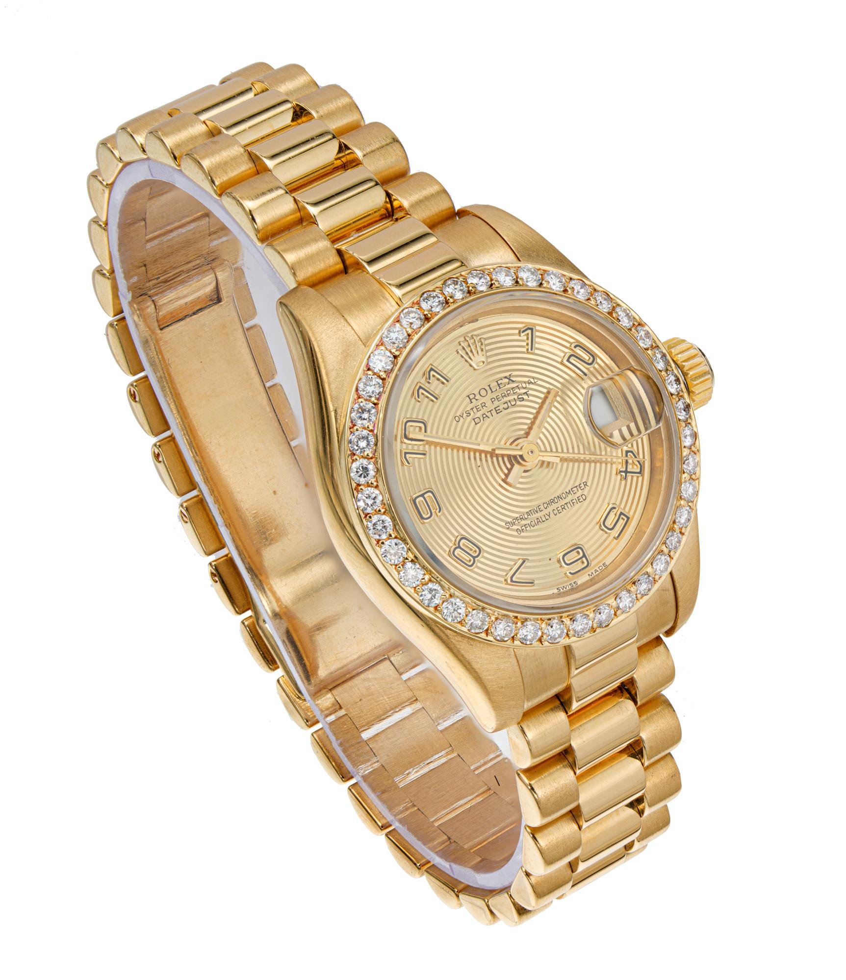 Taille ronde Rolex Ladies President Date Just Turntable Dial Diamond Dial Gold Wristwatch en vente