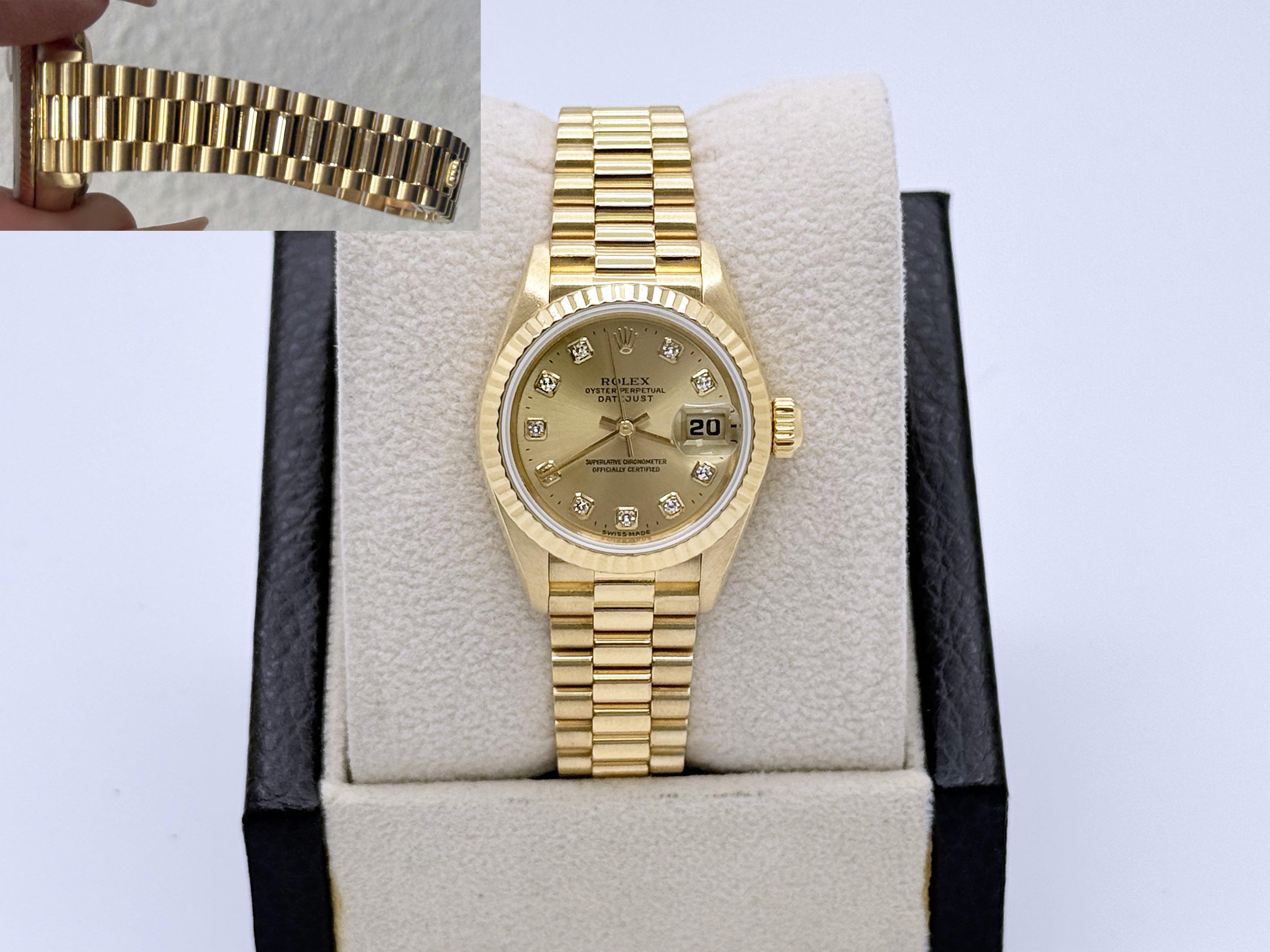 Número de estilo: 69178



De serie: W55****



Año: 1995

 

Model No: Rolex Señoras Presidente Datejust

 

Material de la caja: Oro amarillo de 18 quilates

 

Banda: Oro amarillo de 18 quilates

  

Bisel: Oro amarillo de 18 quilates

 