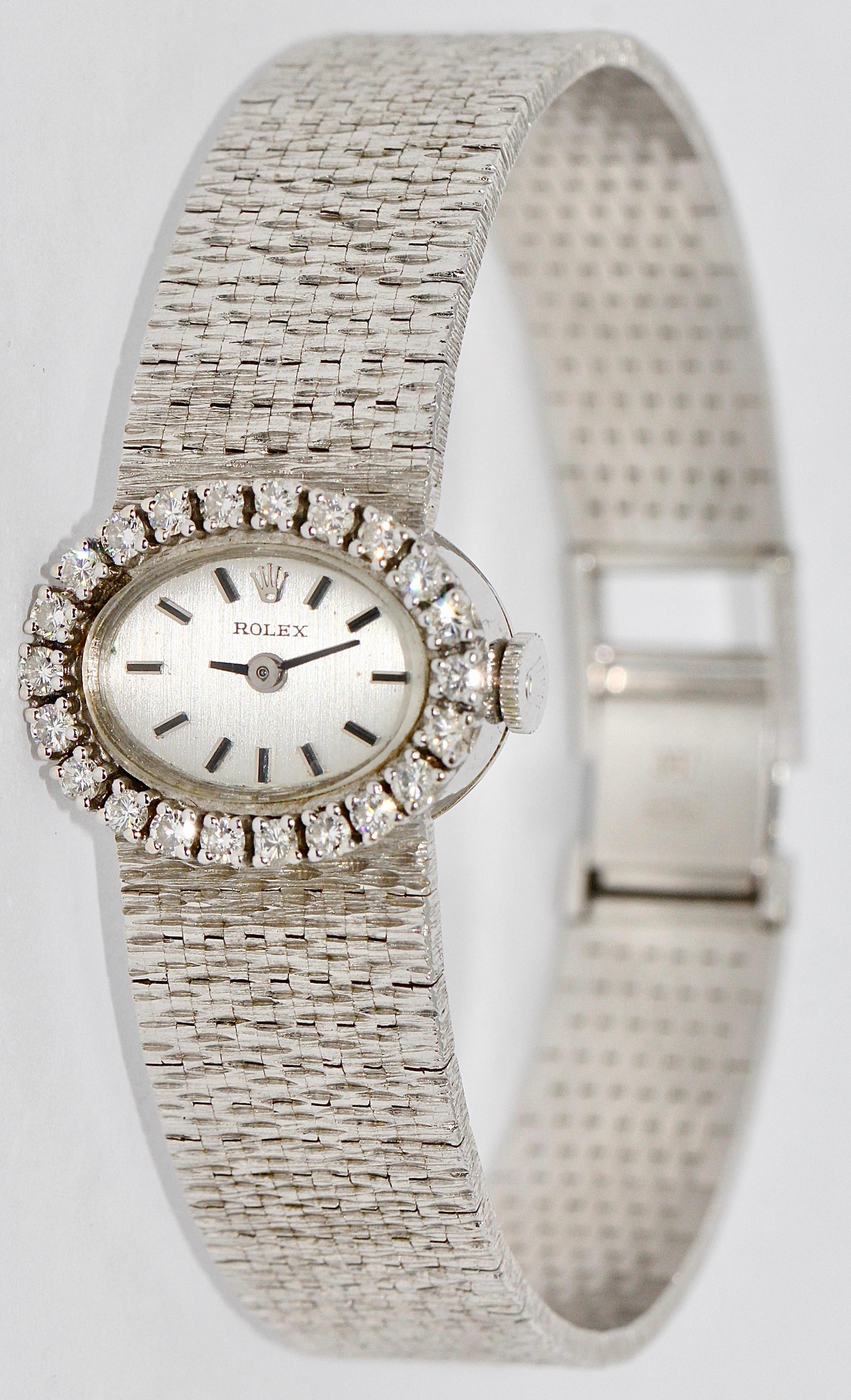 Rolex Ladies Wrist Watch, 18 Karat white Gold, with Diamonds.

Mechanical movement (manual wind).
Very good condition.


Including certificate of authenticity.